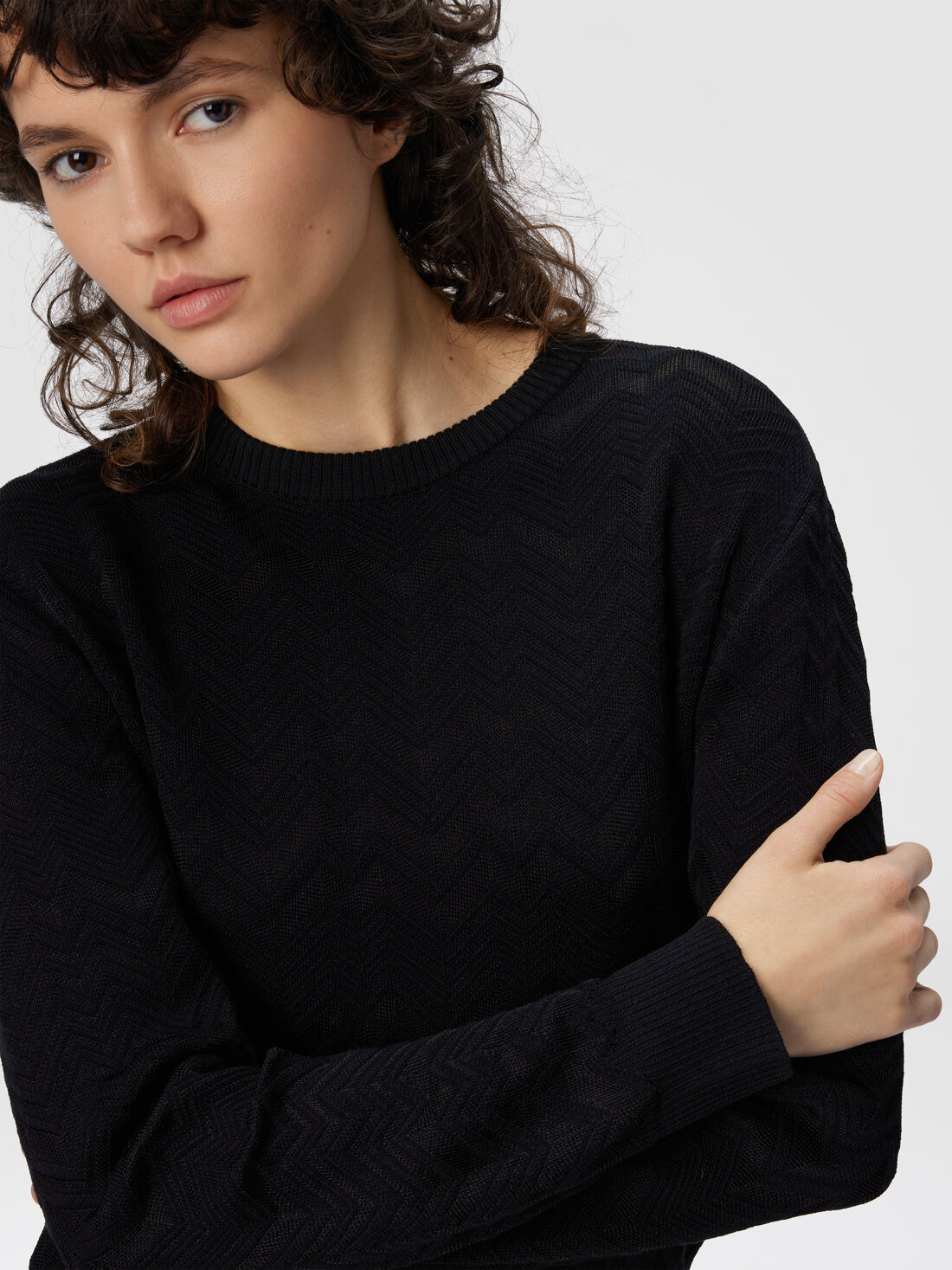 Crew Neck Sweater with Chevron Pattern - 4