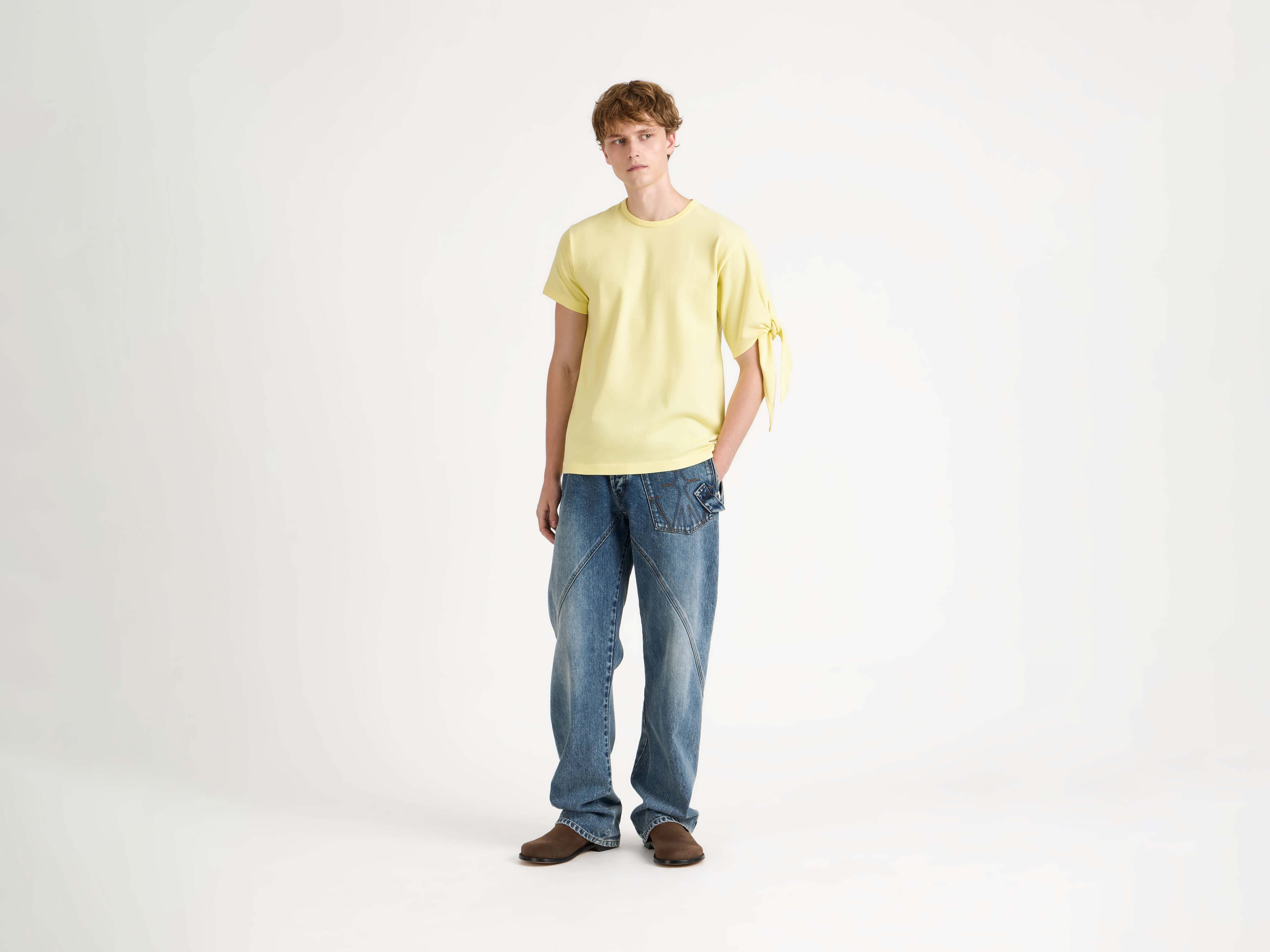 KNOTTED SLEEVE T-SHIRT IN YELLOW - 2