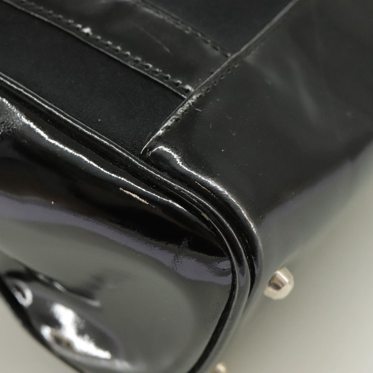 GUCCI Hand Bag Enamel Black - 16