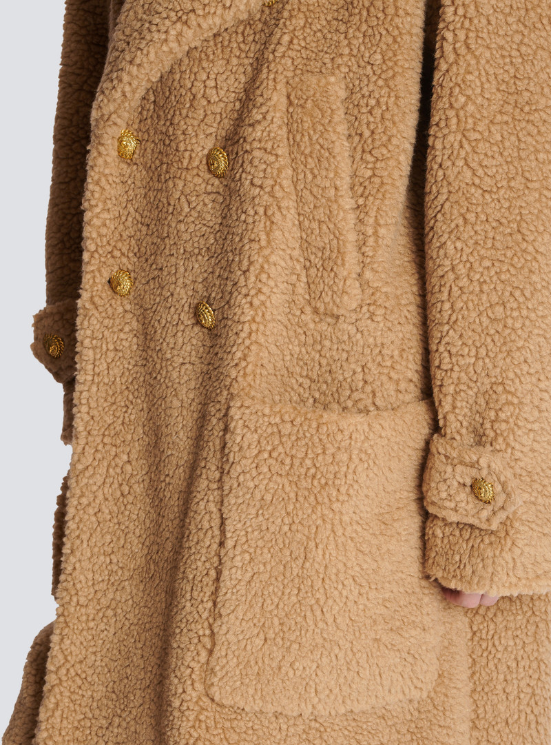 Long double-breasted buttoned coat 7