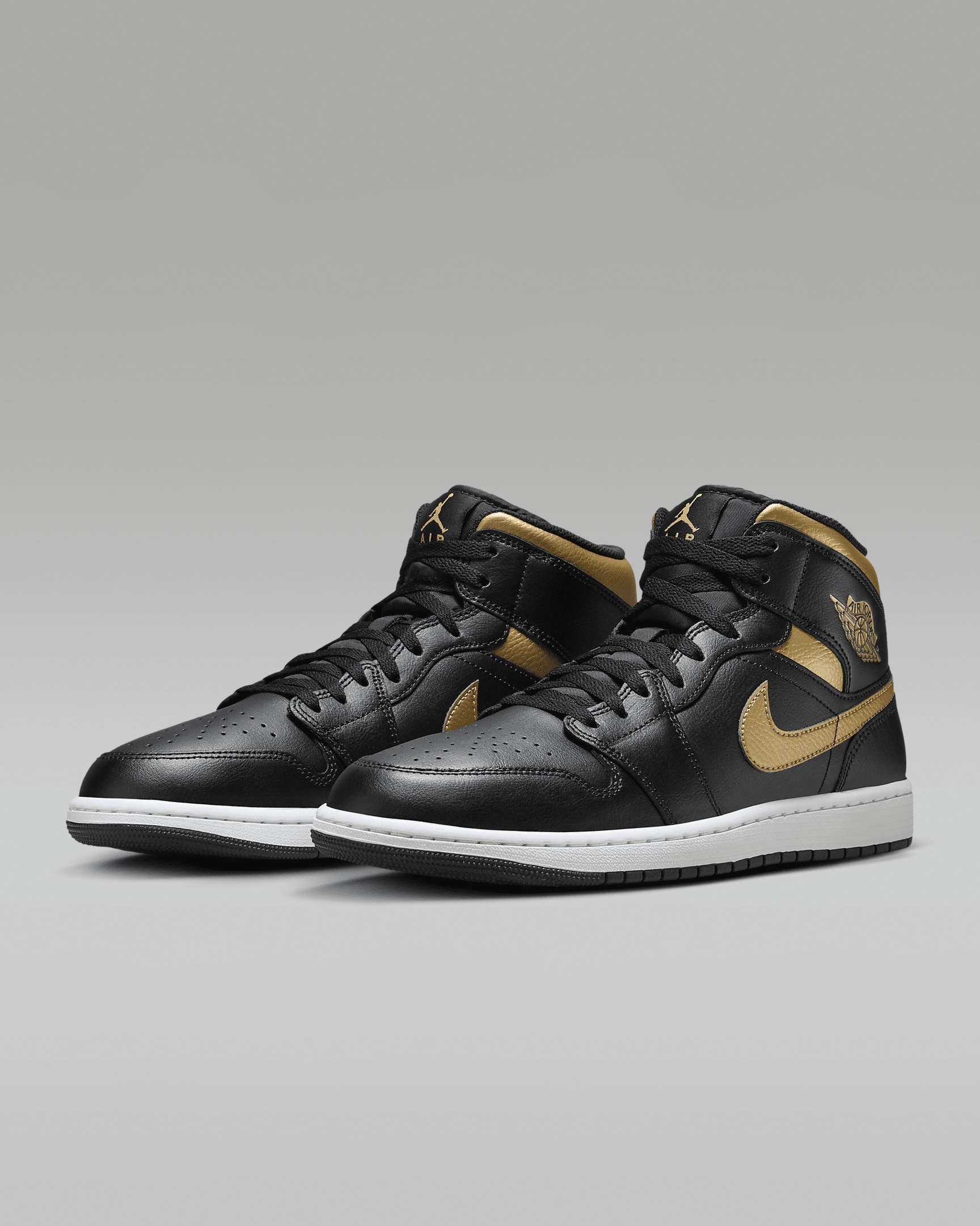 Men's Air Jordan 1 Mid Shoes - 5