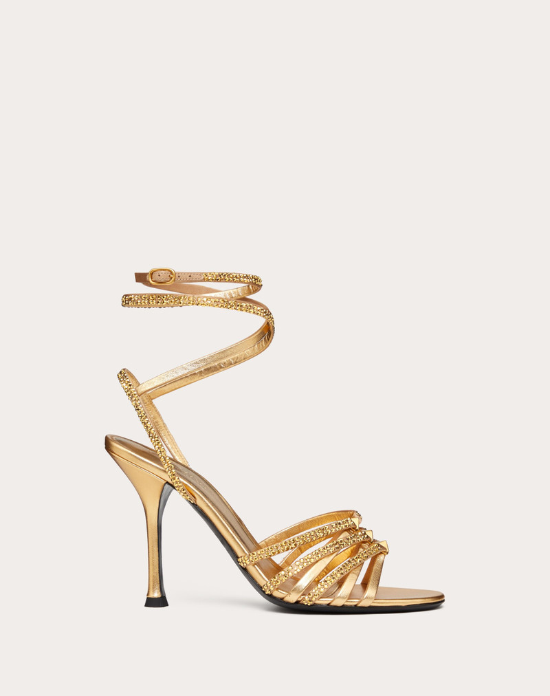 ROCKSTUD STRAPPY SANDAL IN METALLIC NAPPA LEATHER WITH CRYSTALS 100MM 1