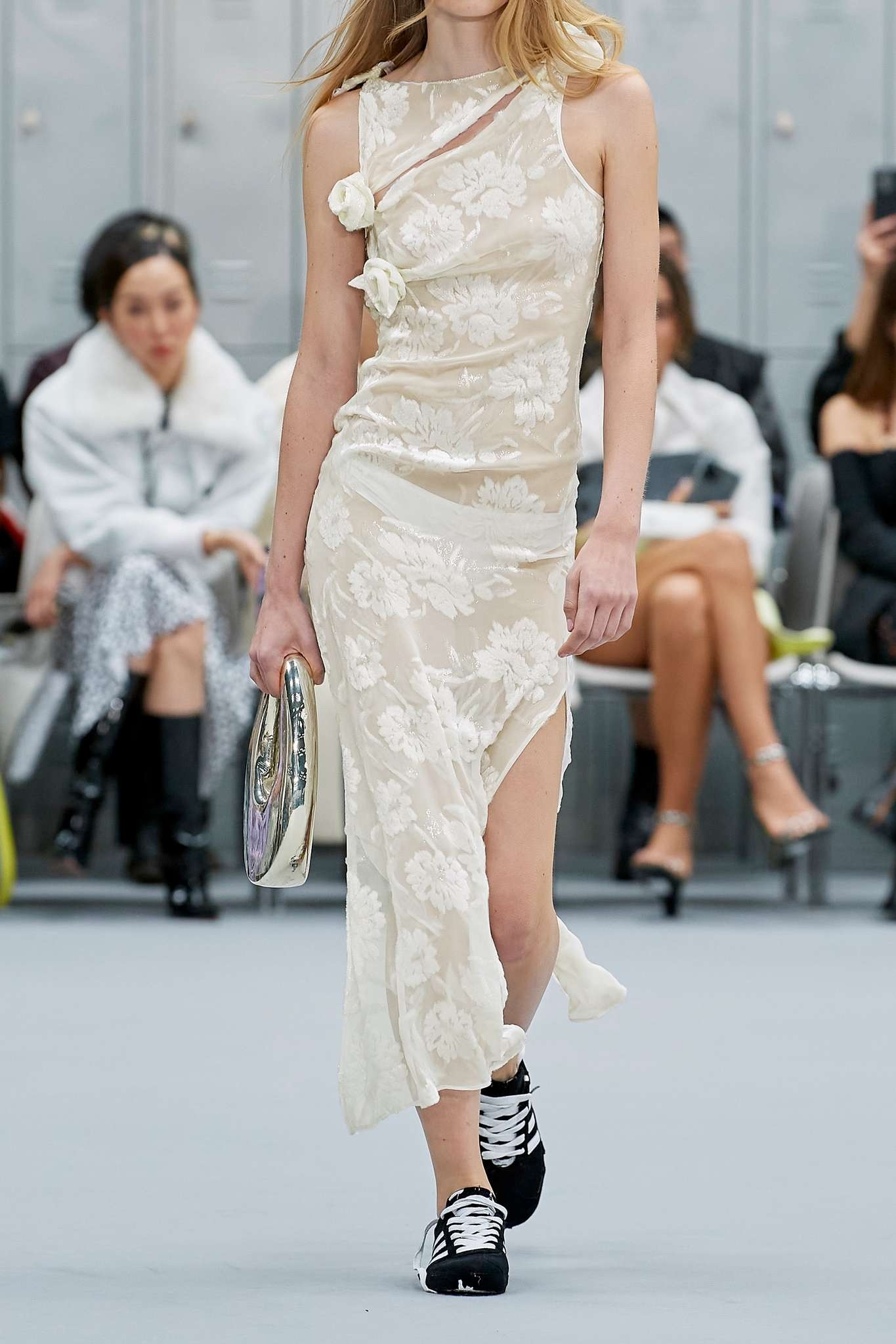 Asymmetric appliquéd metallic fil coupé voile dress - 4