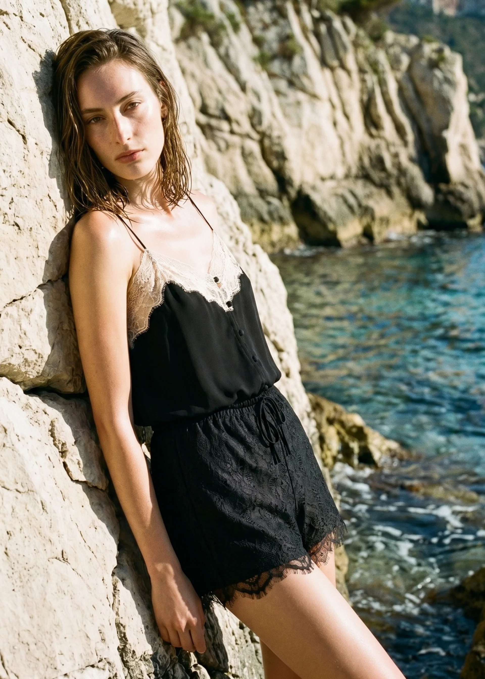 MIRAH LACE MINI SHORT BLACK - 1