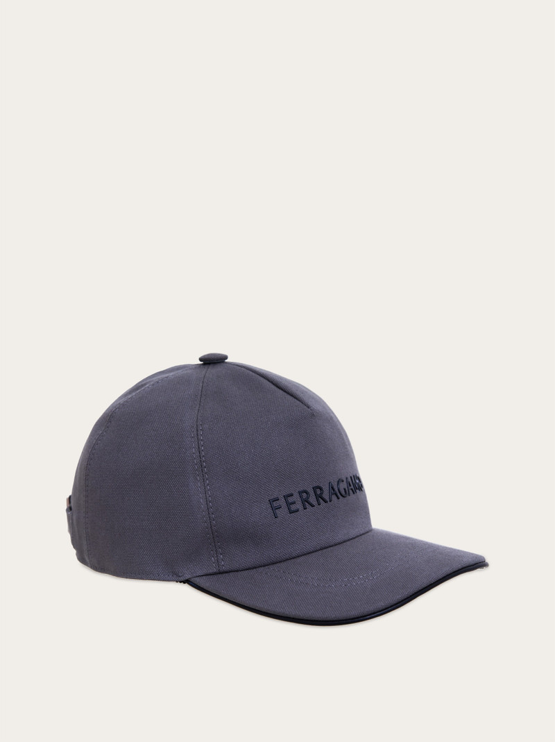 Baseball cap with signature 4