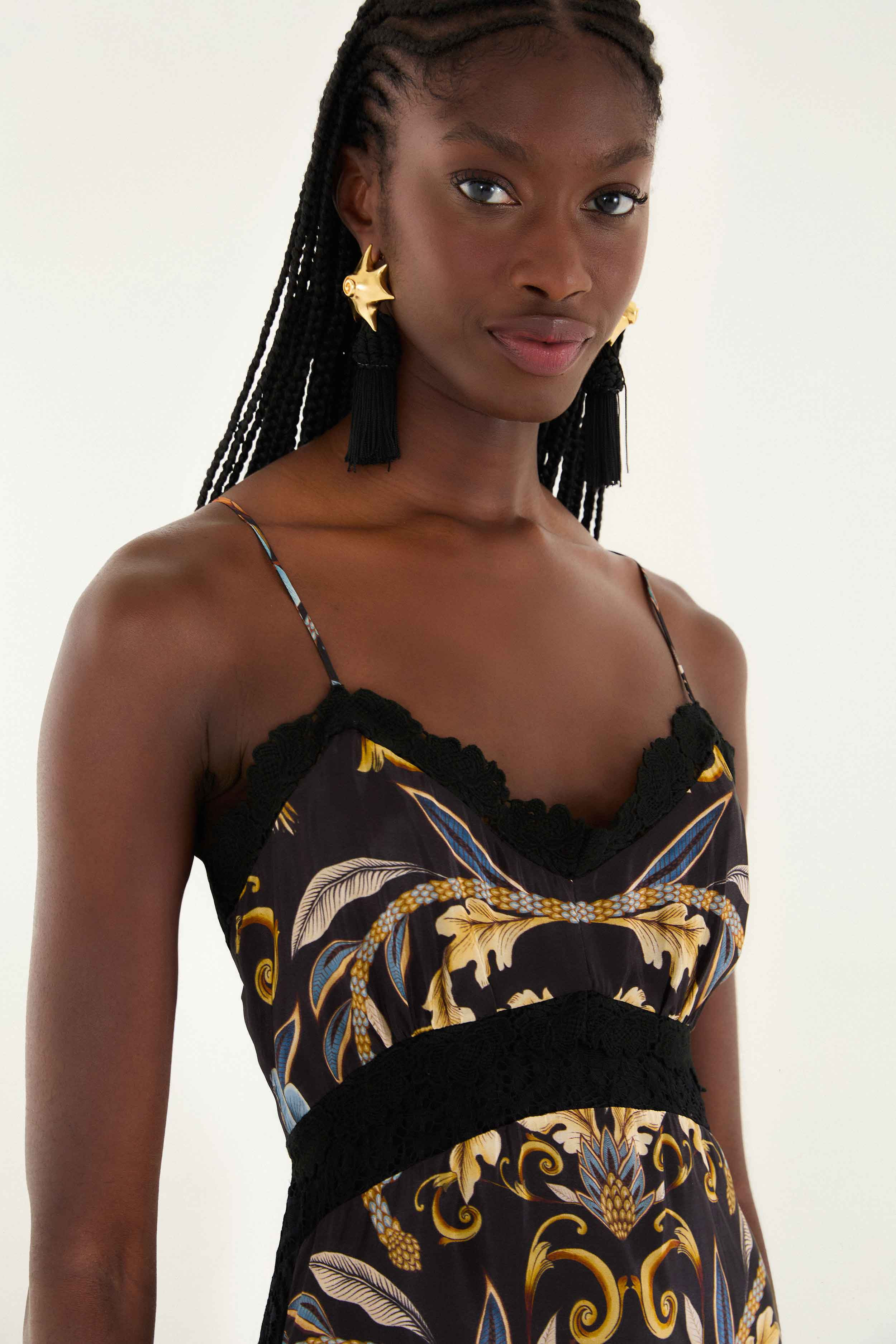 Black Flowerful Garden Midi Dress - 3