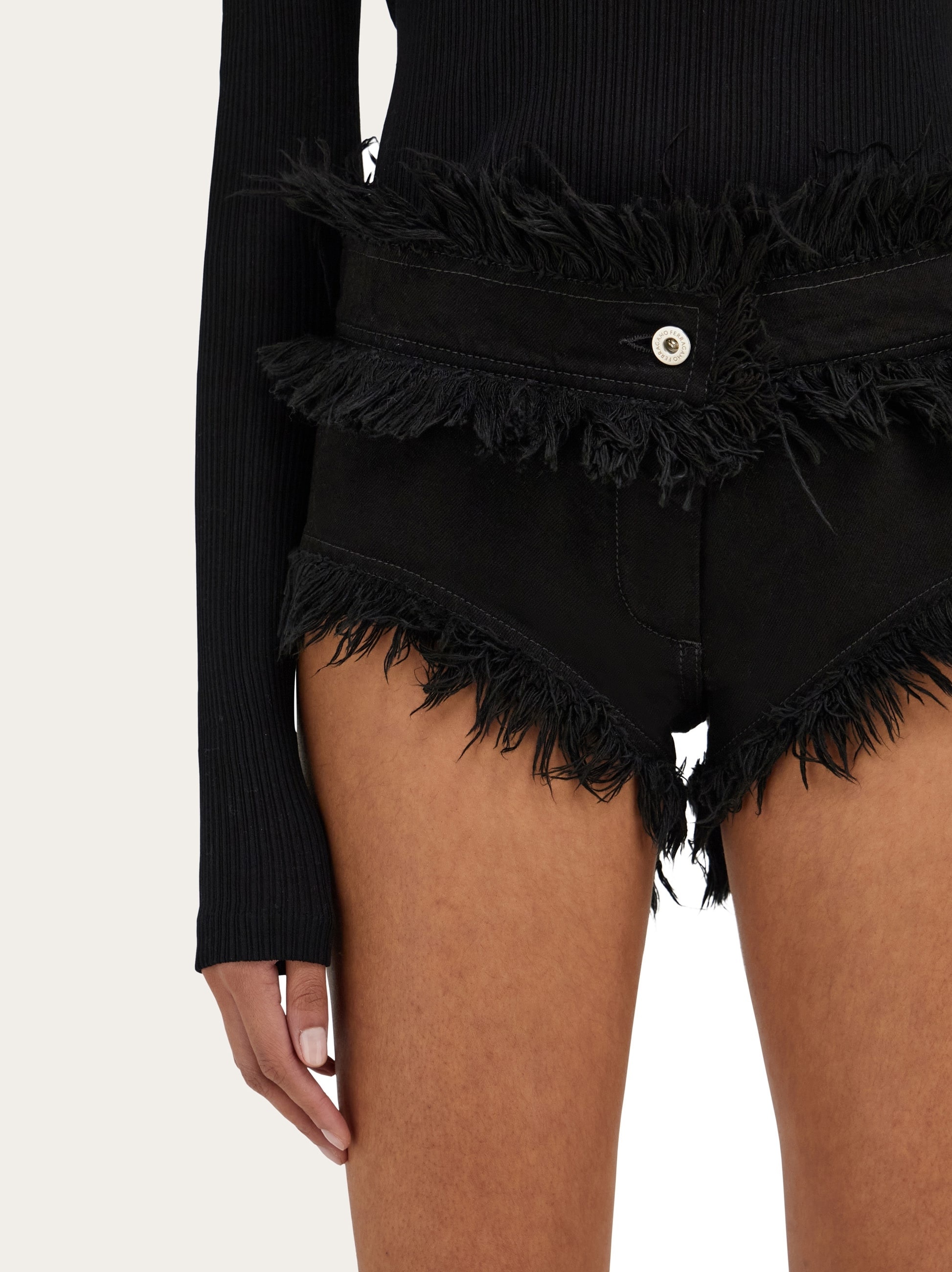 Frayed denim shorts - 5