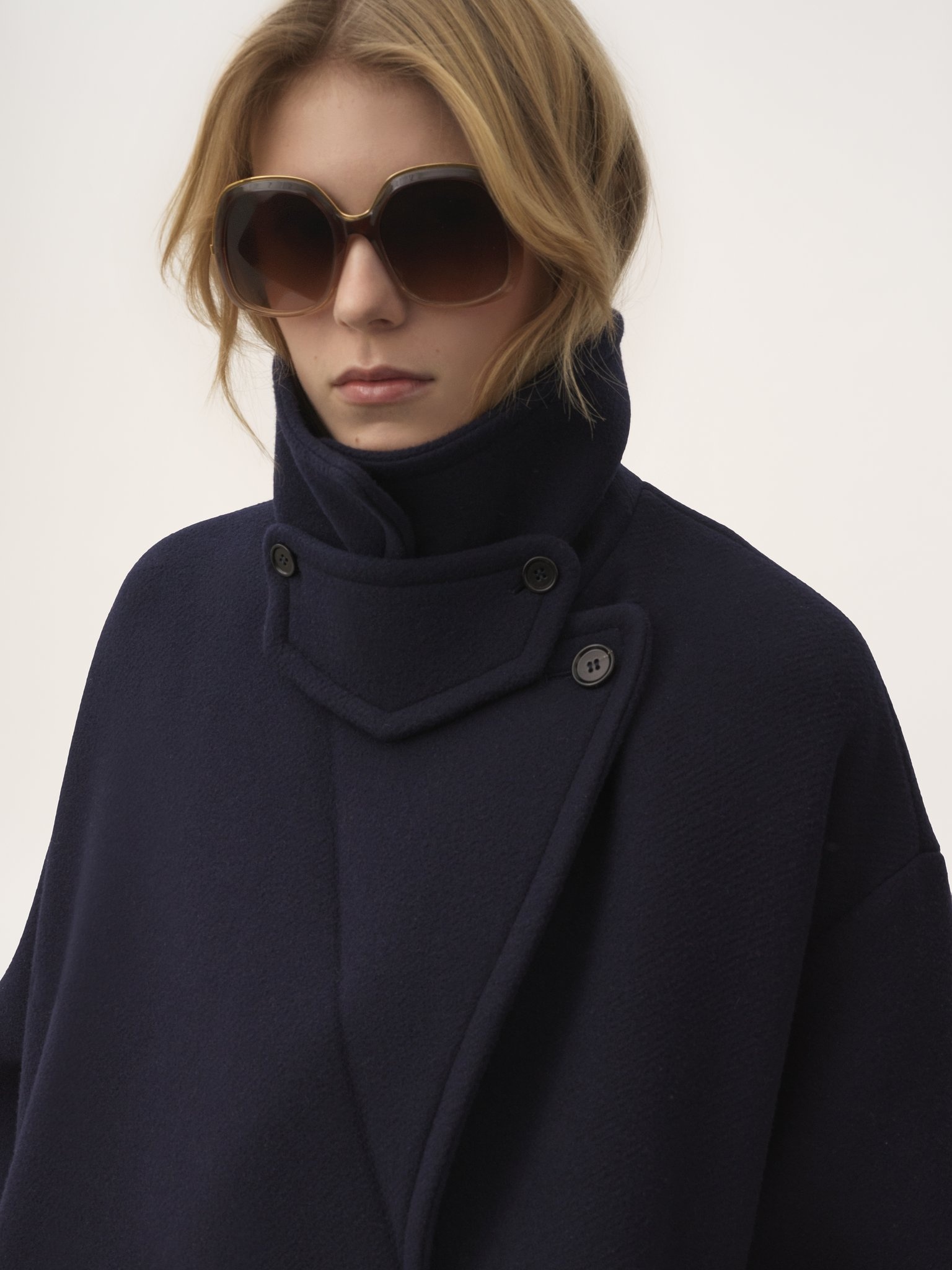 OVERSIZED DOUBLE-BREASTED COAT IN WOOL - 8