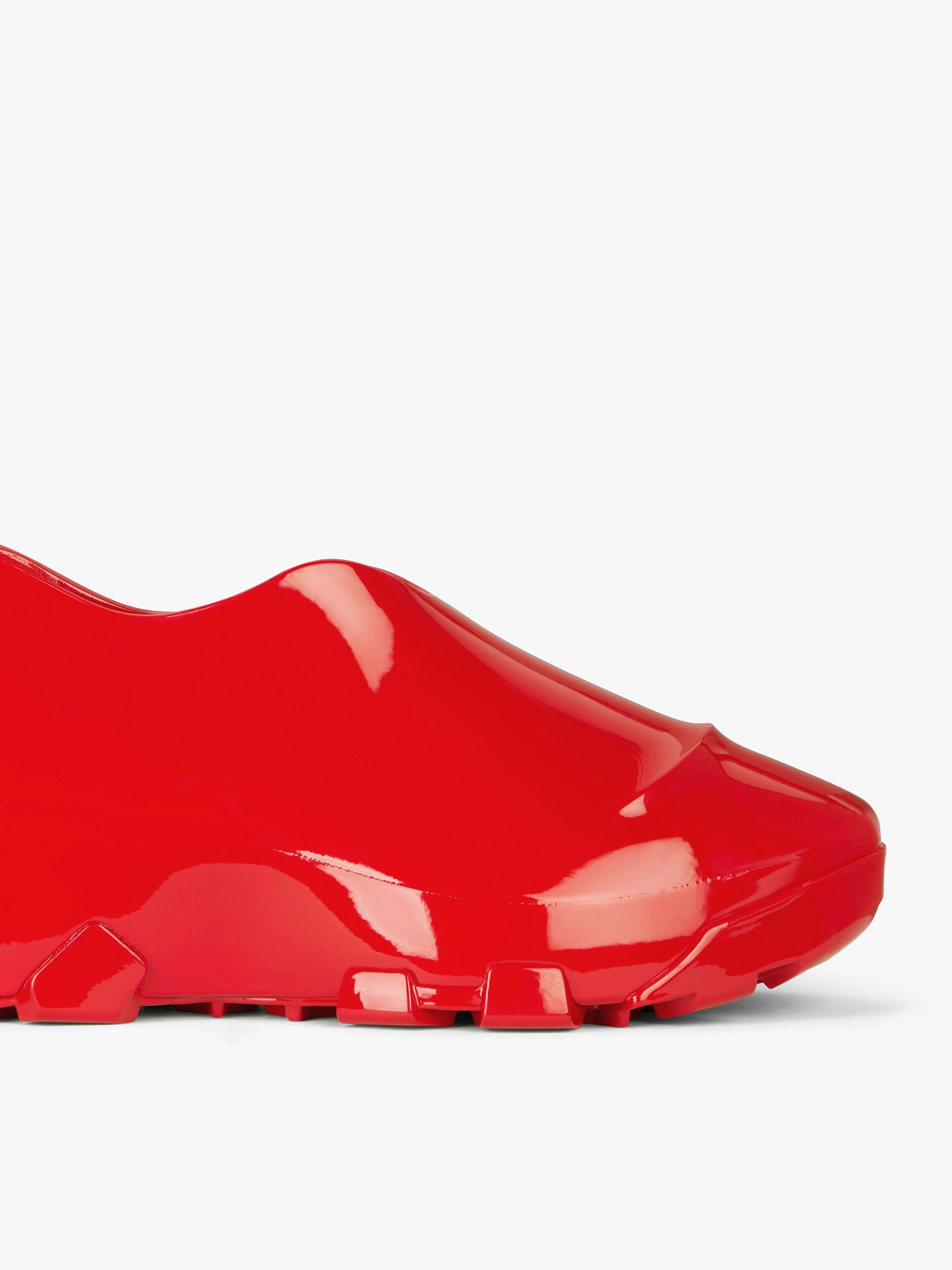 MONUMENTAL MALLOW LOW SHOES IN SHINY RUBBER - 6