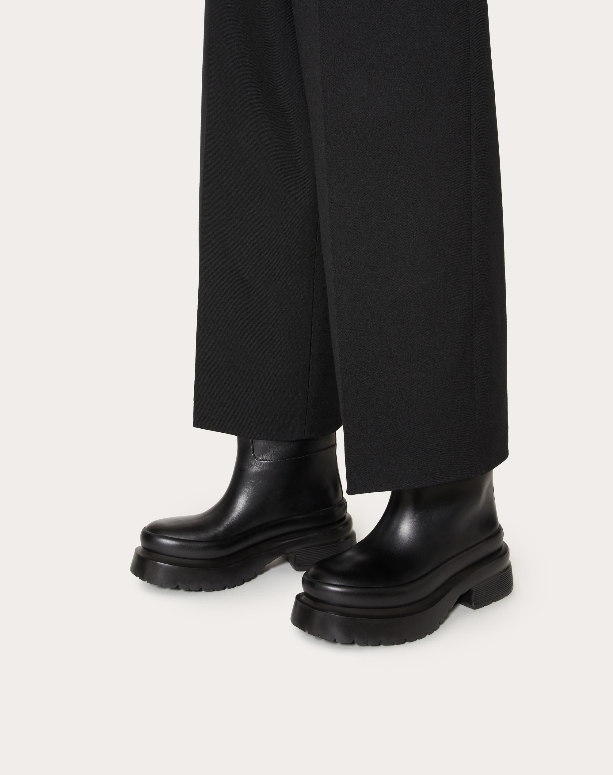 ROMAN STUD CALFSKIN ANKLE BOOT 50 MM - 6