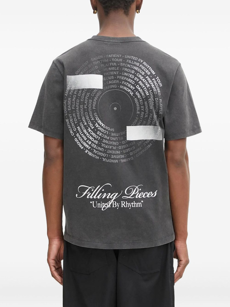 round-neck graphic T-shirt 3