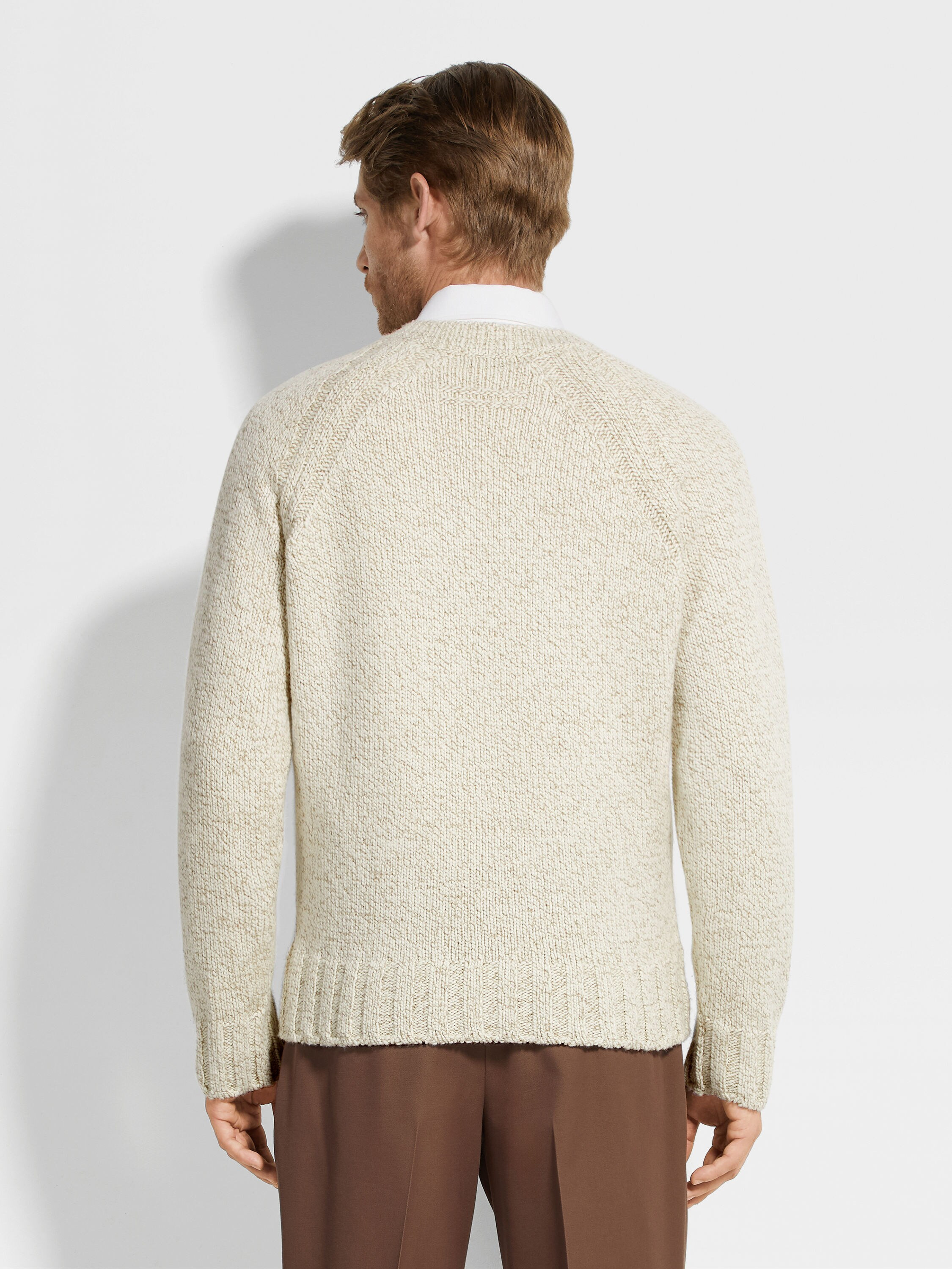 LIGHT TAUPE AND WHITE MÉLANGE CASHMERE AND WOOL V-NECK - 5