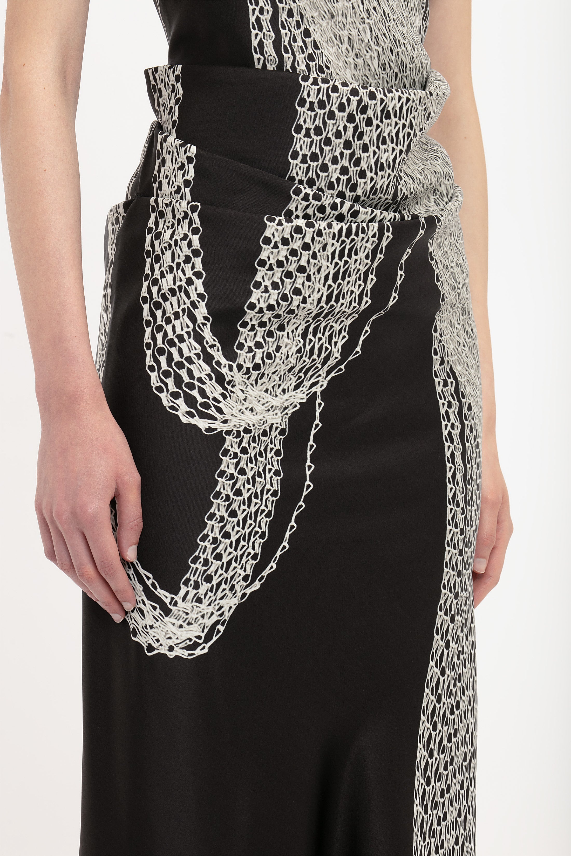 Asymmetric Corset Detail Gown In Black Chain Print - 6