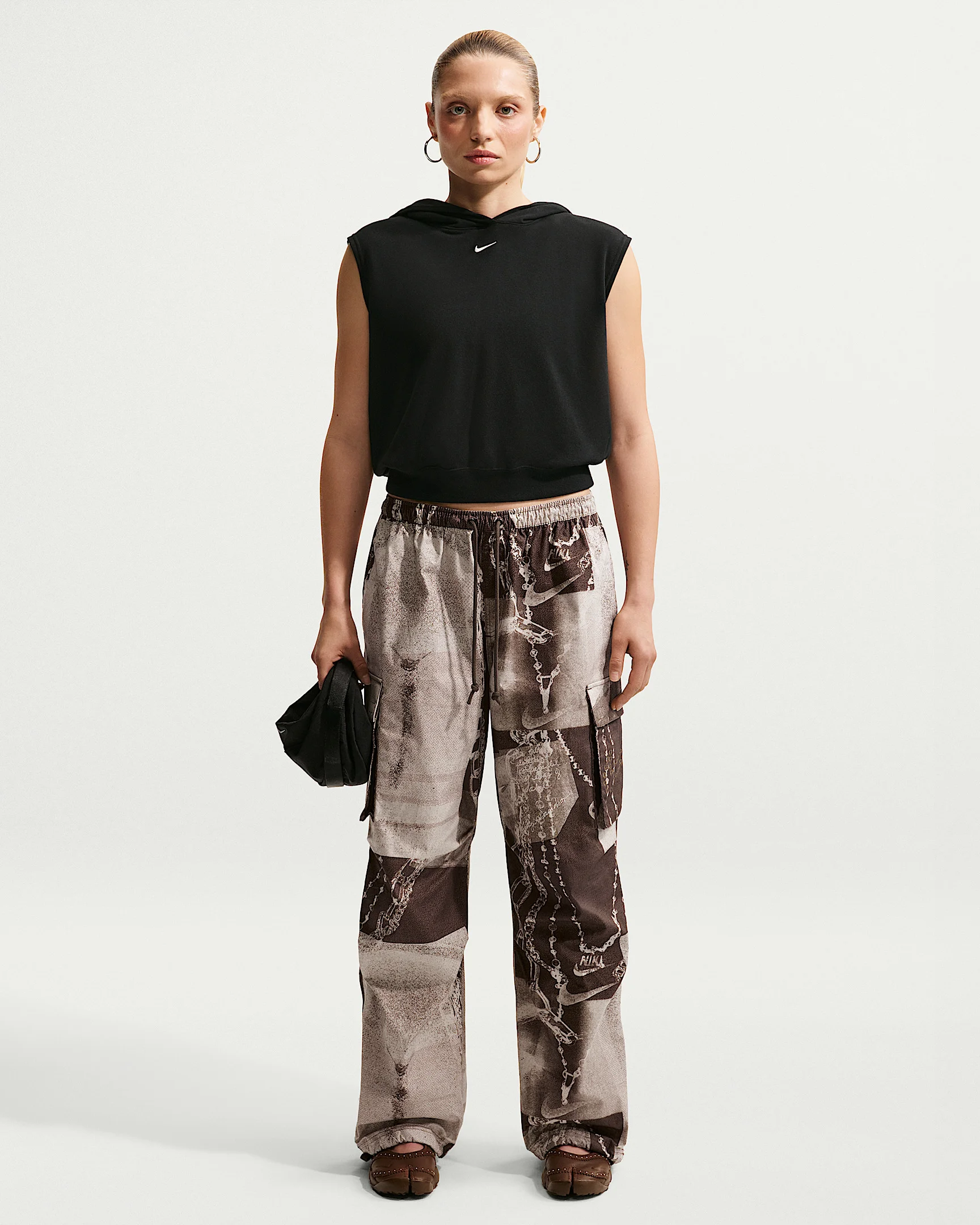 Nike Sportswear Women's Mid-Rise Oversized Cargo Pants - 1