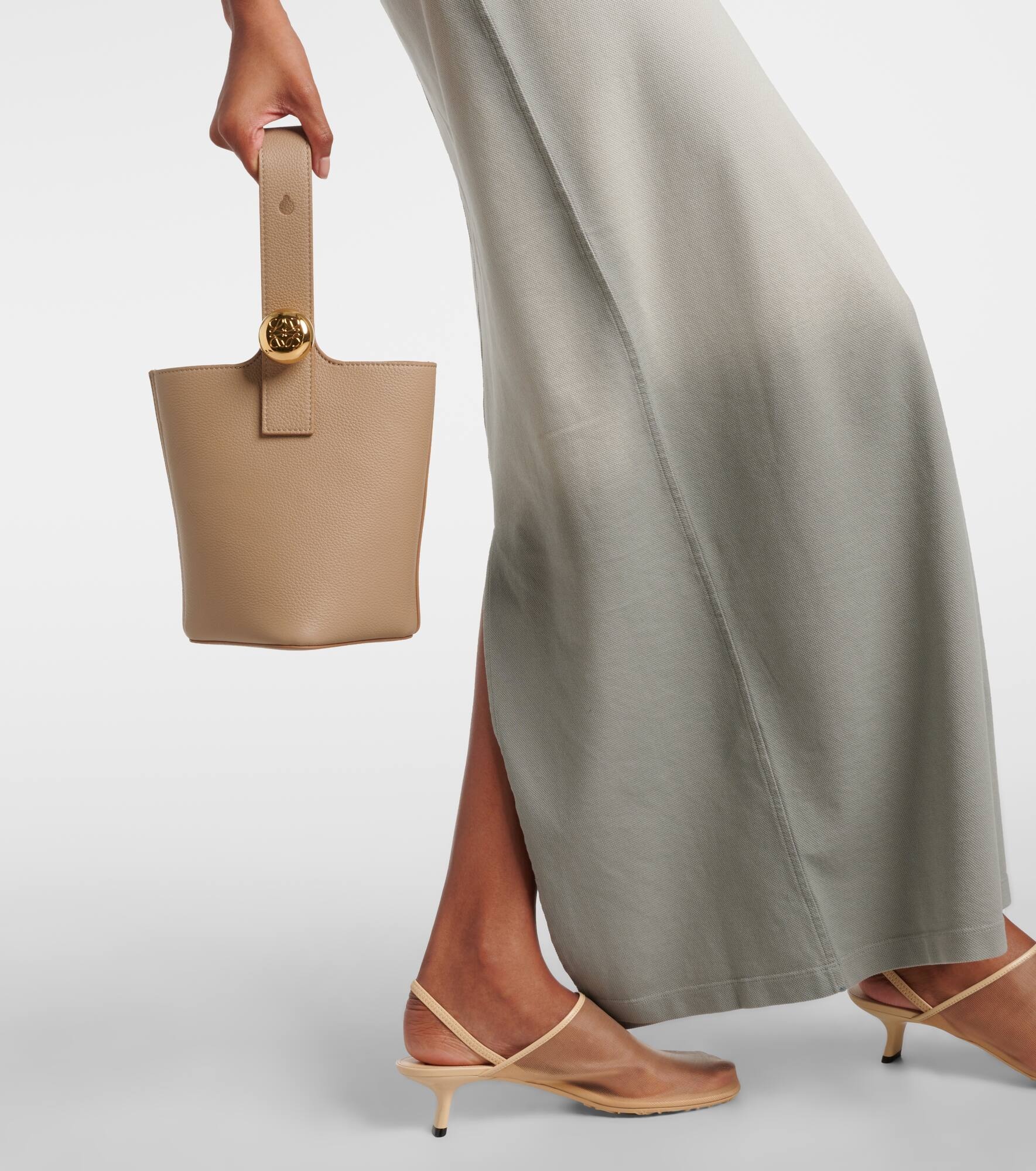 Pebble Mini leather bucket bag - 7