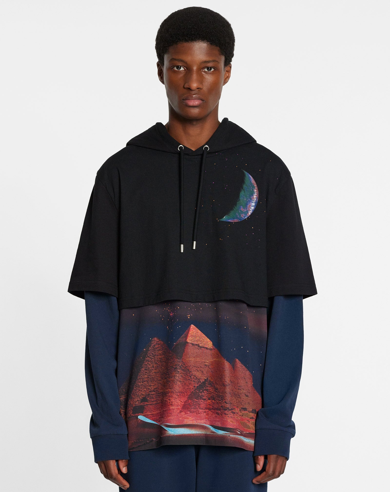 HOODED SWEATER WITH SCI-FI PRINT - 3