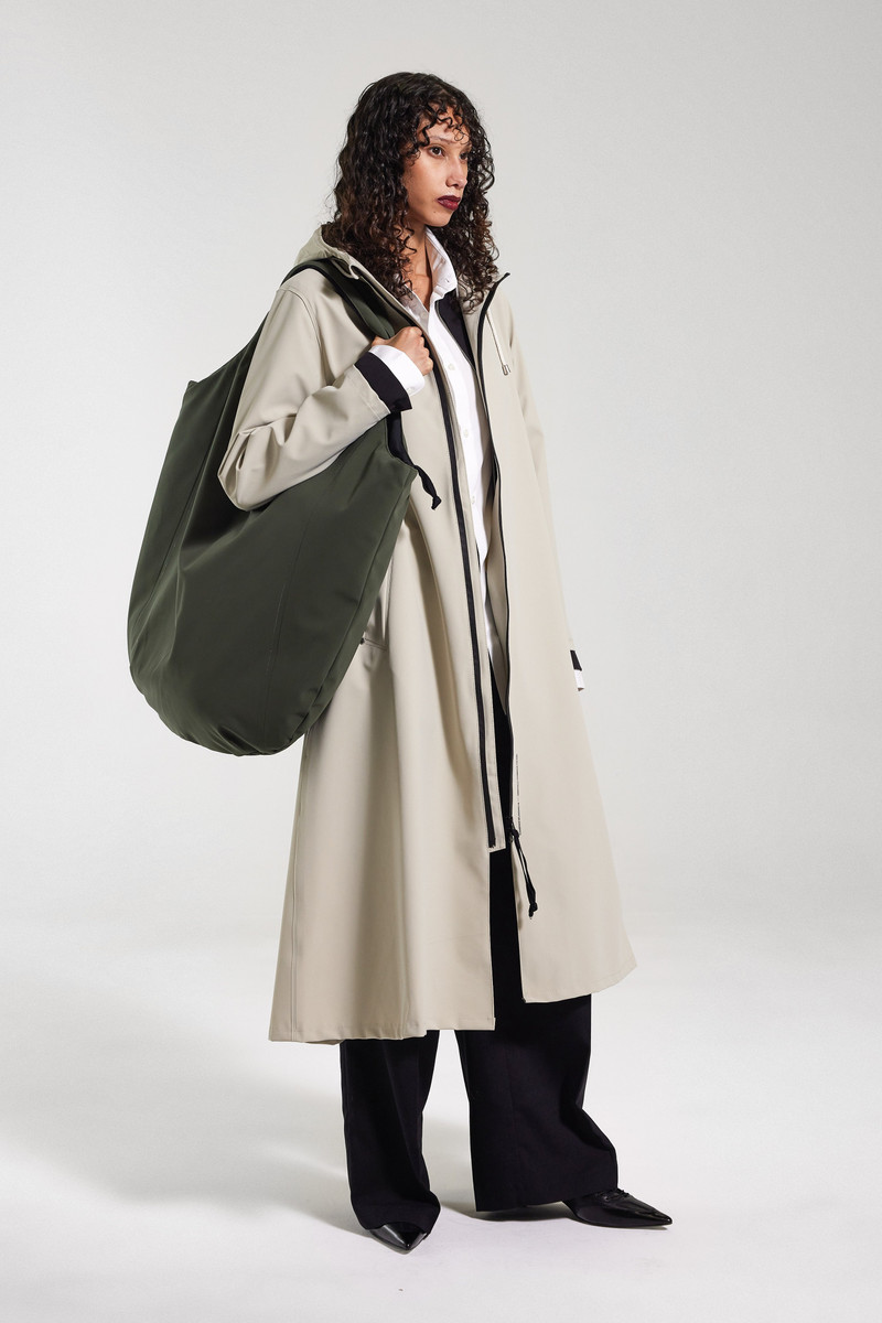 Mosebacke Long Lightweight Zip Matte Raincoat Pelican 1