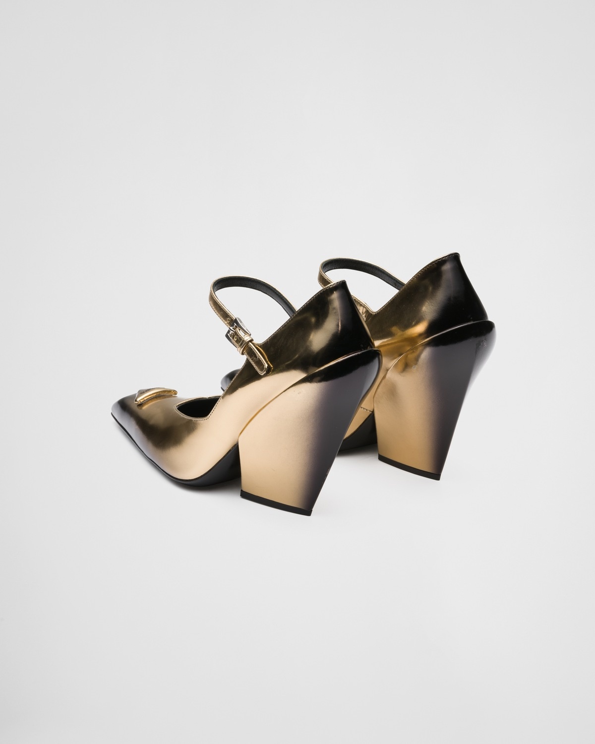 Brushed leather pumps - 5