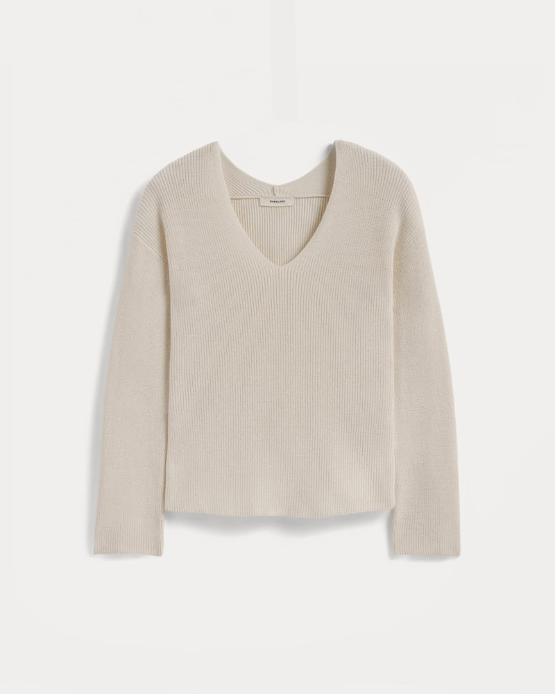 THE SLOUCHY V-NECK IN EVERYDAY COTTON 1