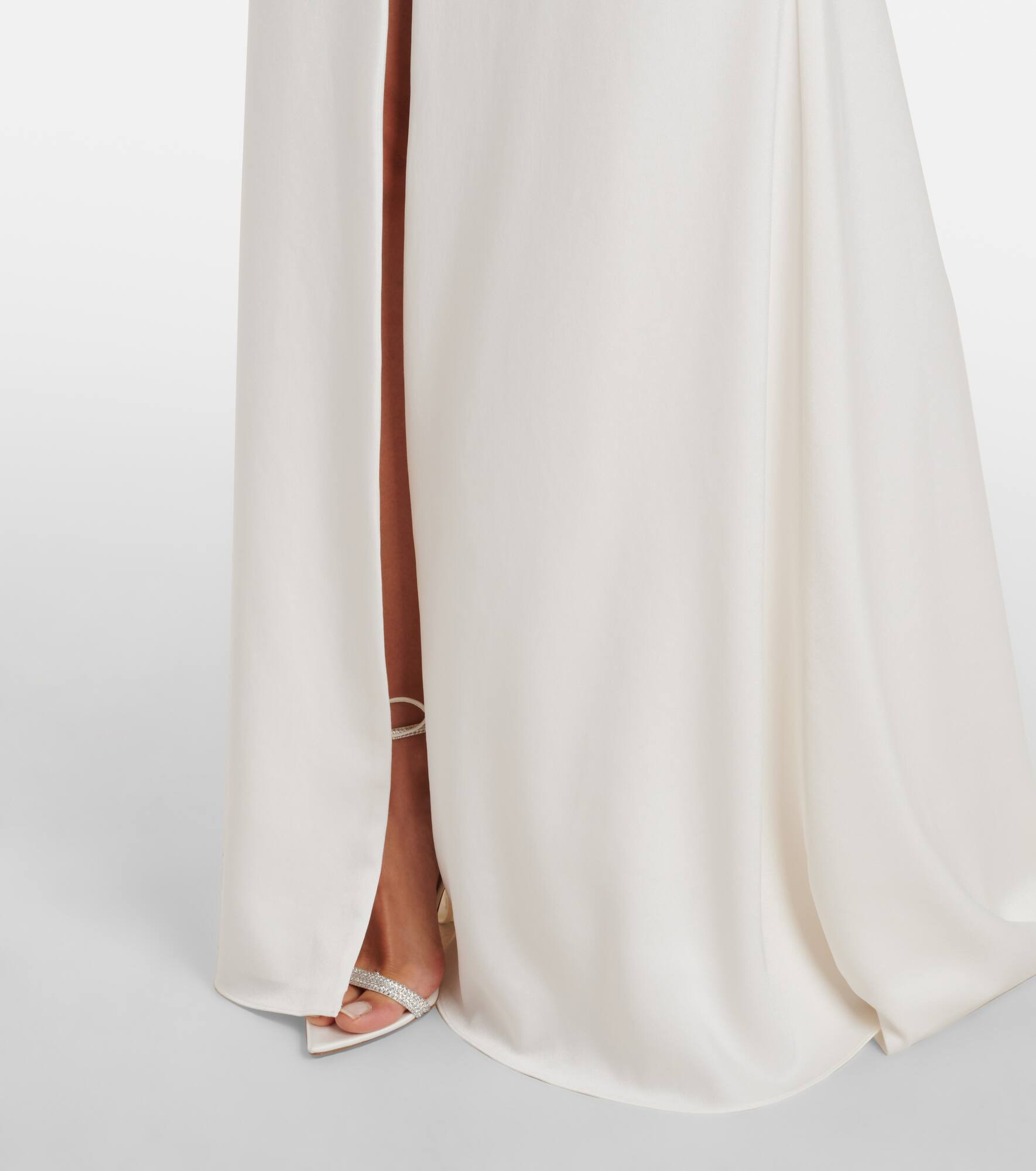 Open-back satin crêpe gown - 5