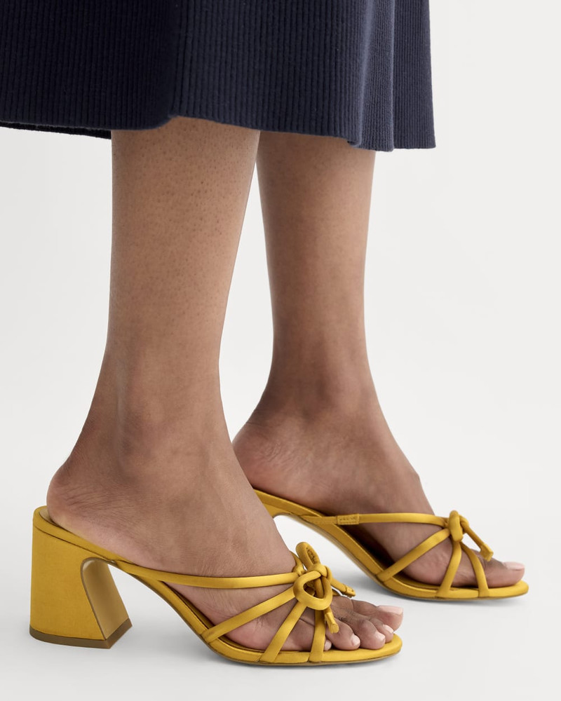 EVERLANE THE BOW HEEL outlook
