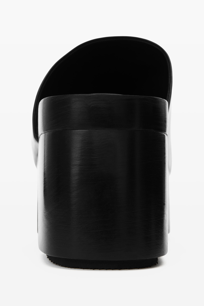 ZOE CLOG IN LEATHER 5