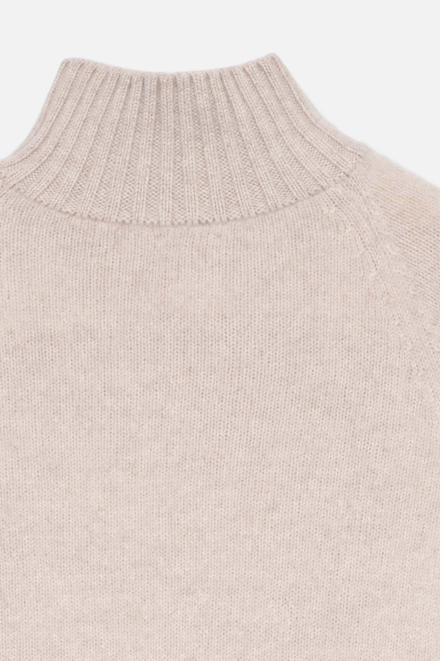 WOMEN’S TURTLENECK SWEATER - 2