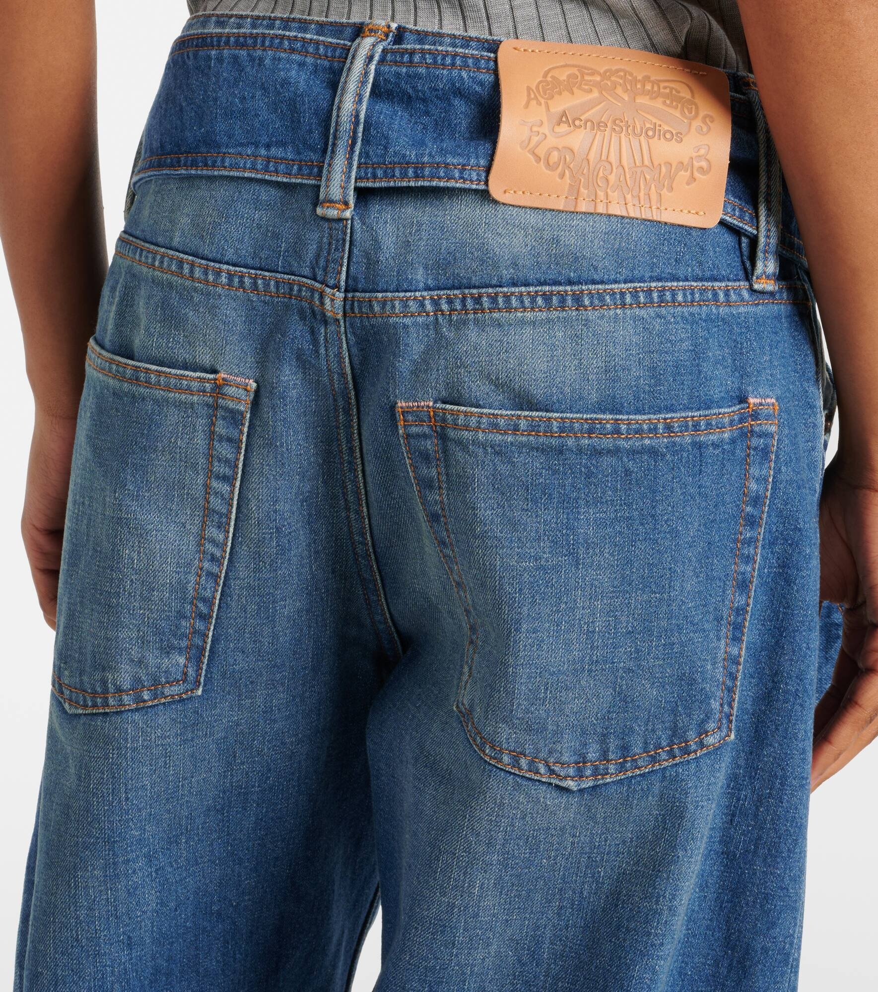 Belted low-rise wide-leg jeans - 6
