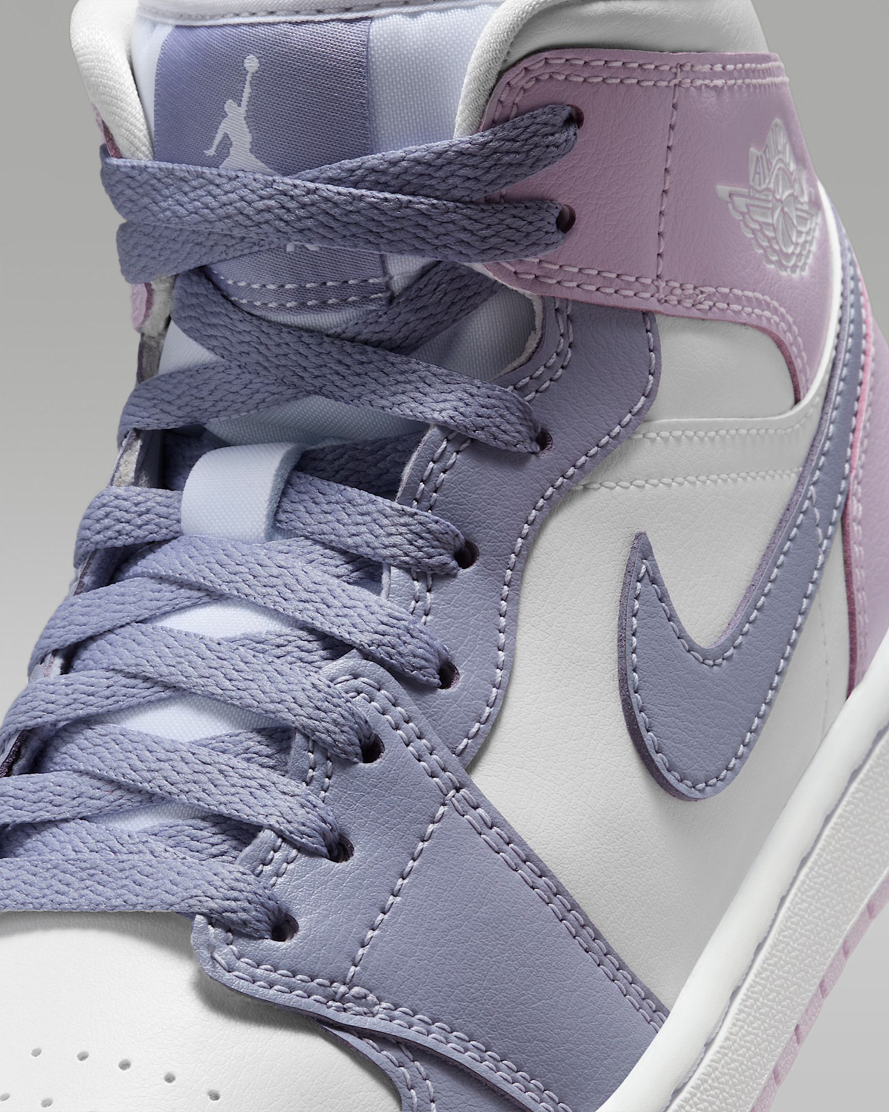 Air Jordan 1 Mid Women's Shoes - 7