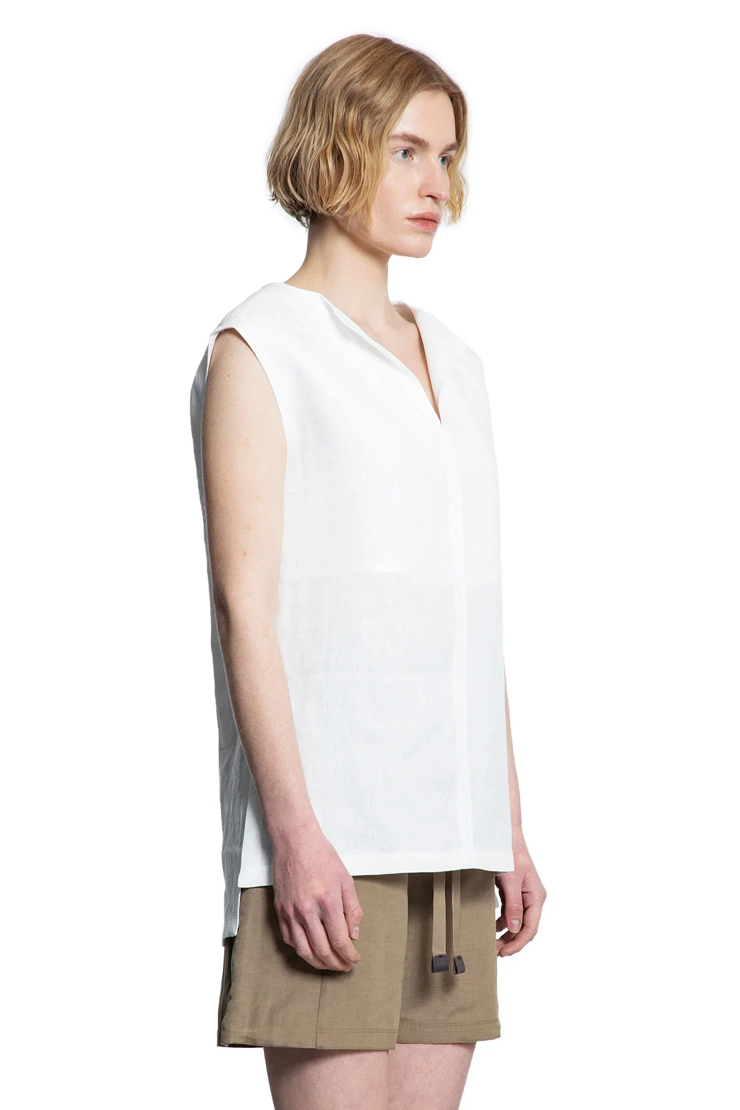 Sleeveless-V-Neck-Top-In-Linen - 2