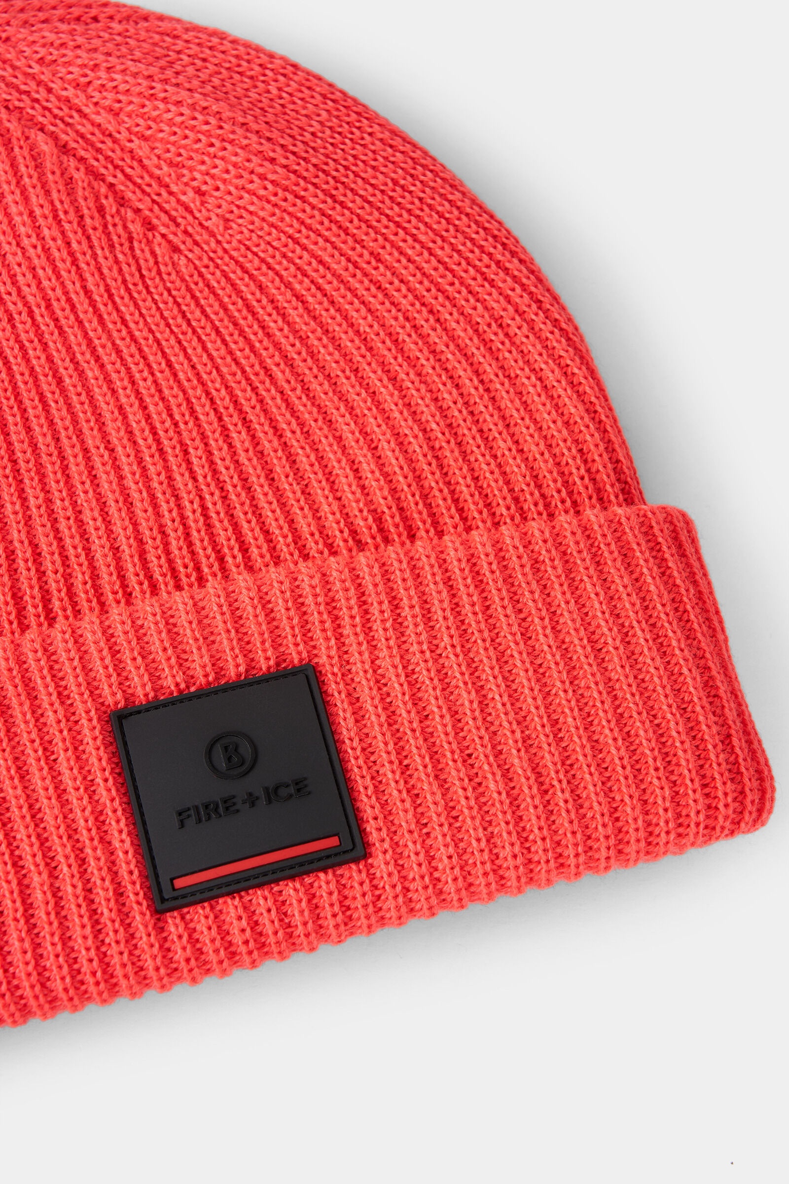 Tarek Knitted hat in Coral 3