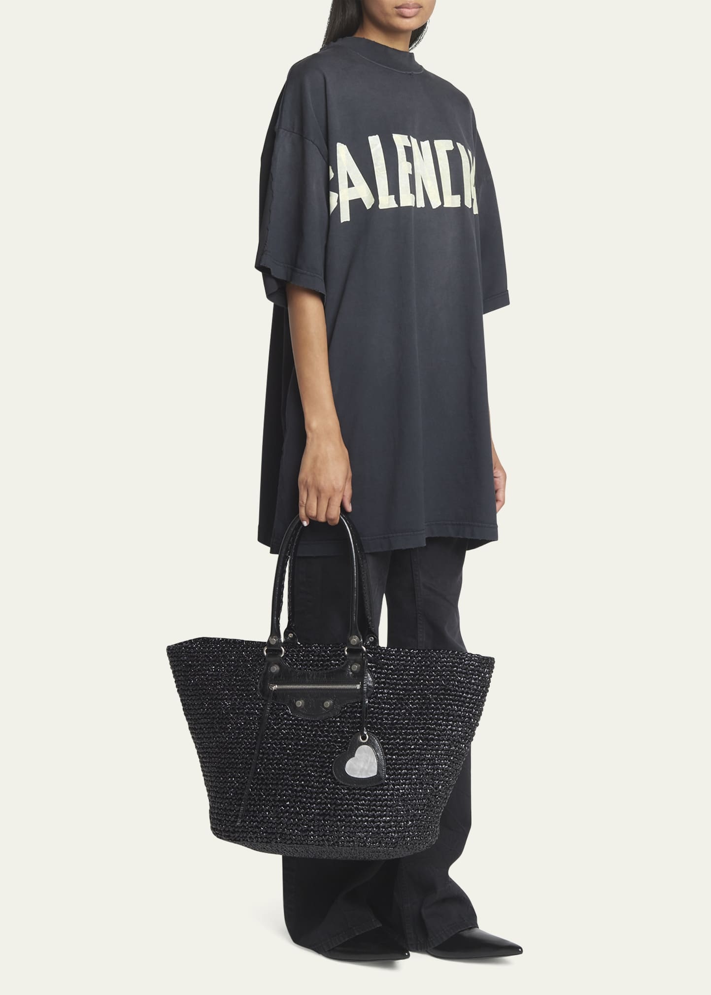 【送料&関税込】Balenciaga le Cagole Panier Large Shopping B Balenciaga Large Le Cagole Panier Tote Bag | Black | FARFETCH