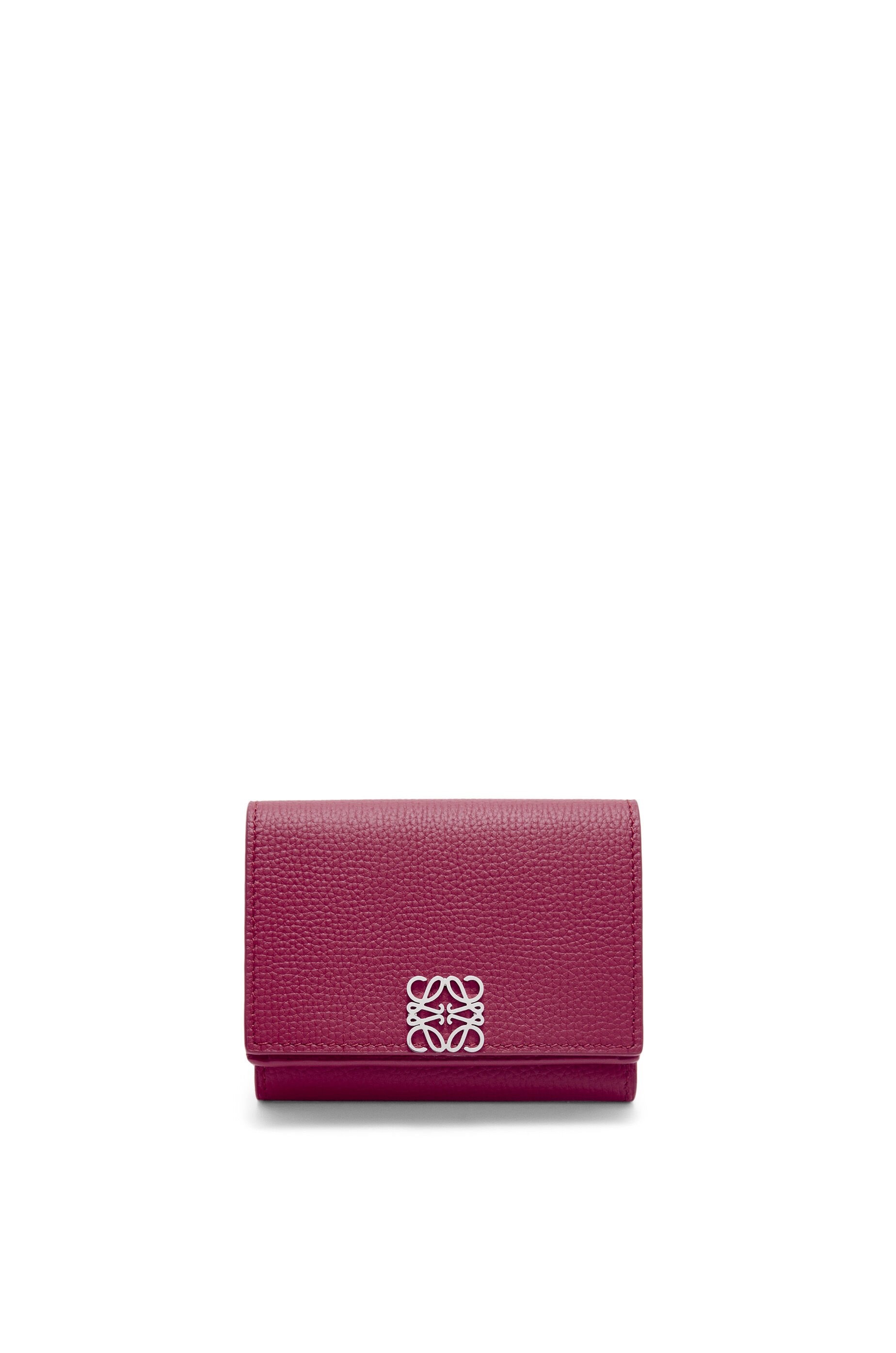 Anagram trifold wallet in pebble grain calfskin - 1