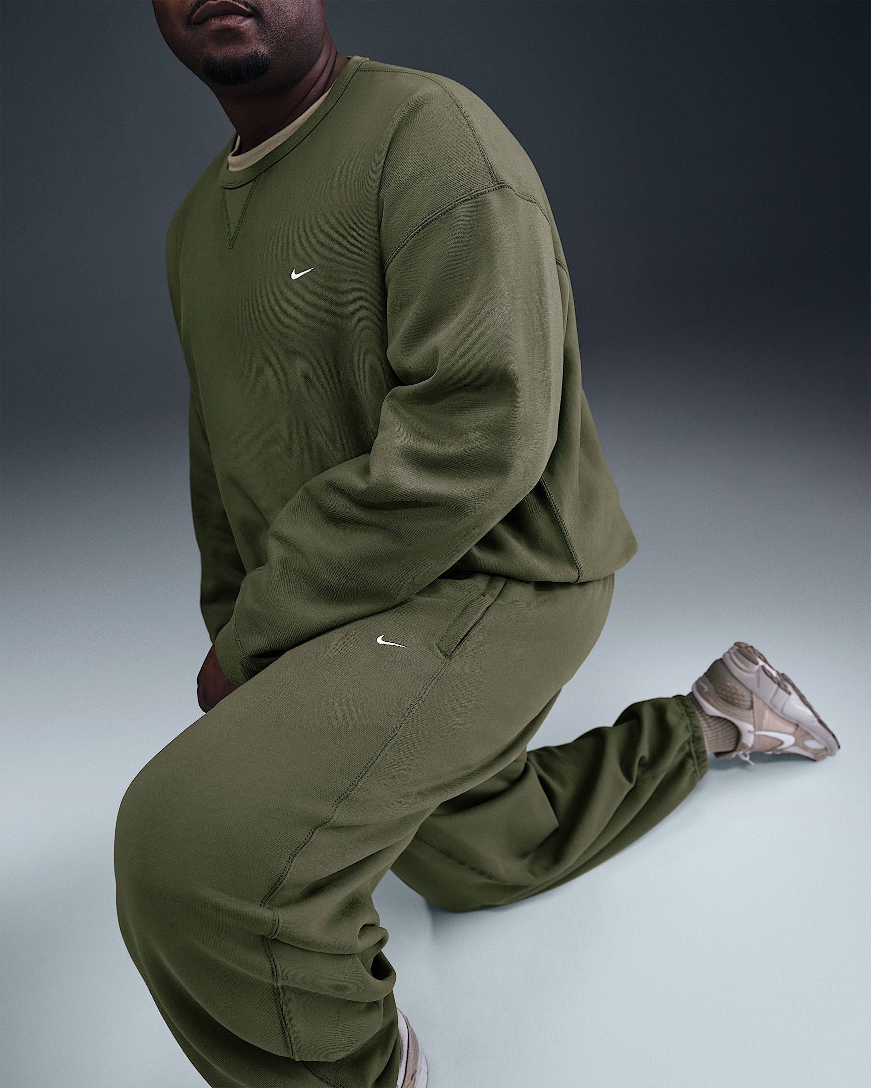 Nike Solo Swoosh Men's Cuffed Fleece Pants - 10