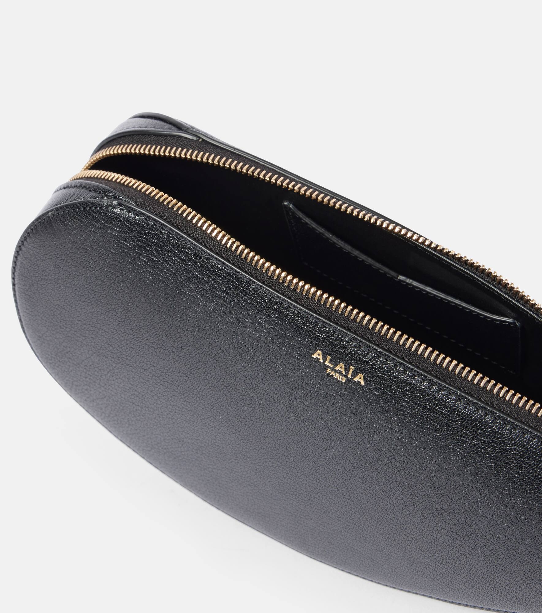 Le Demi Cœur leather clutch - 3