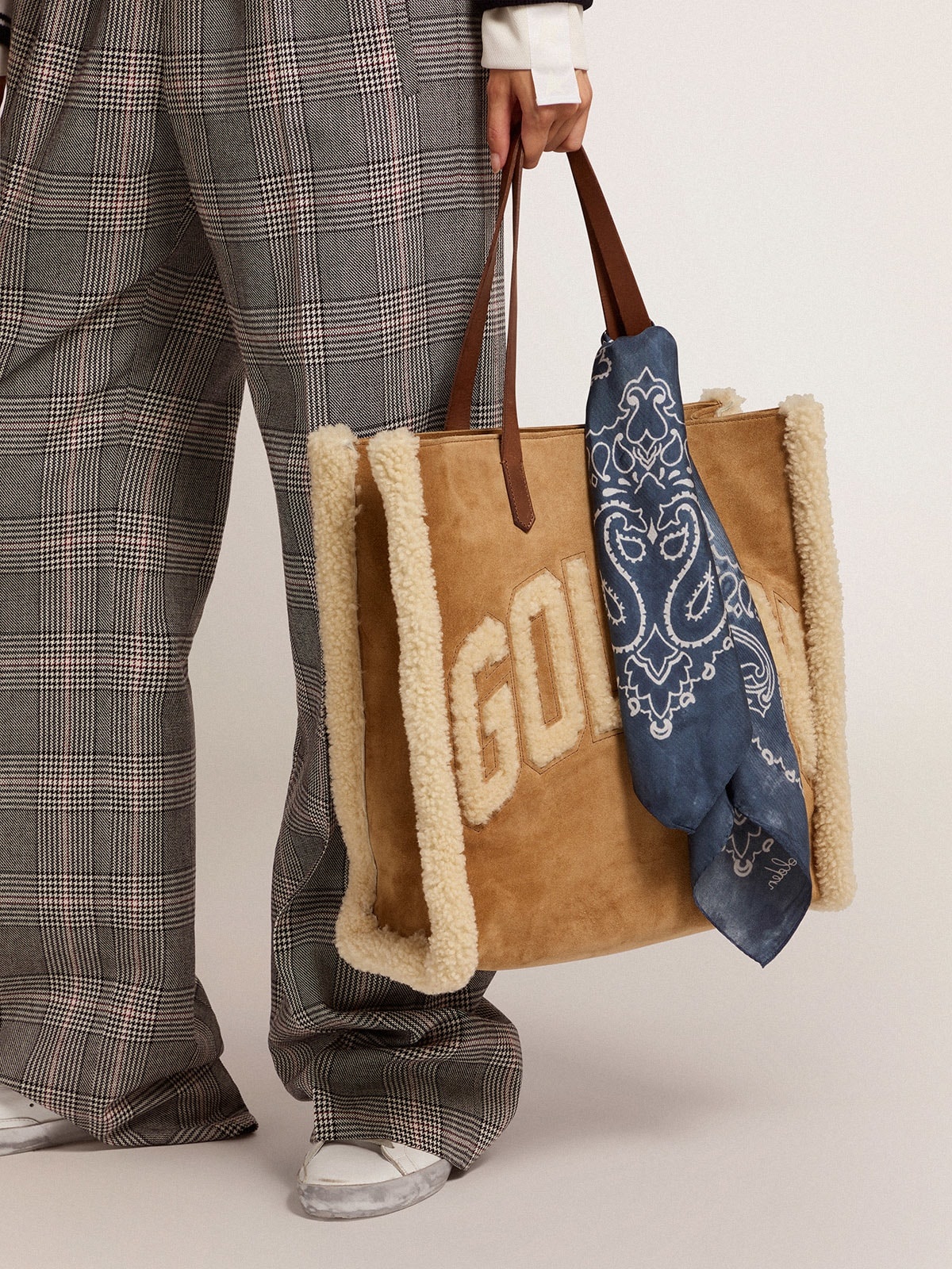North-South California Bag in suede leather with shearling - 2