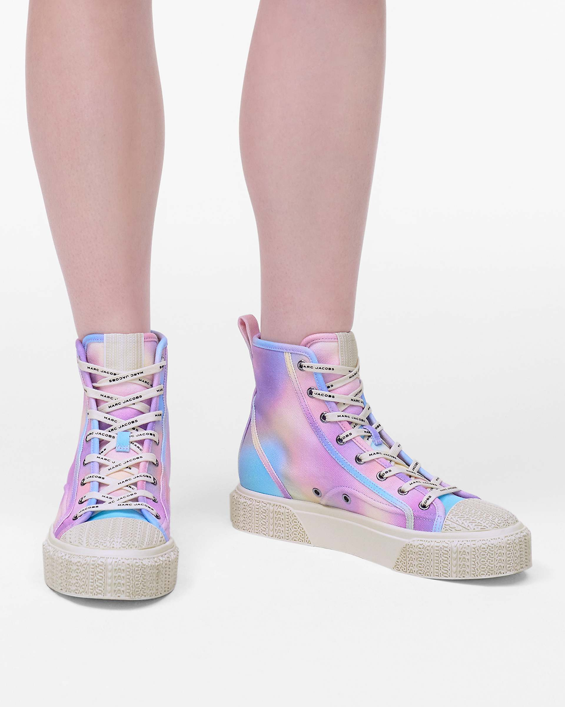 THE AIRBRUSH CANVAS SNEAKER - 2