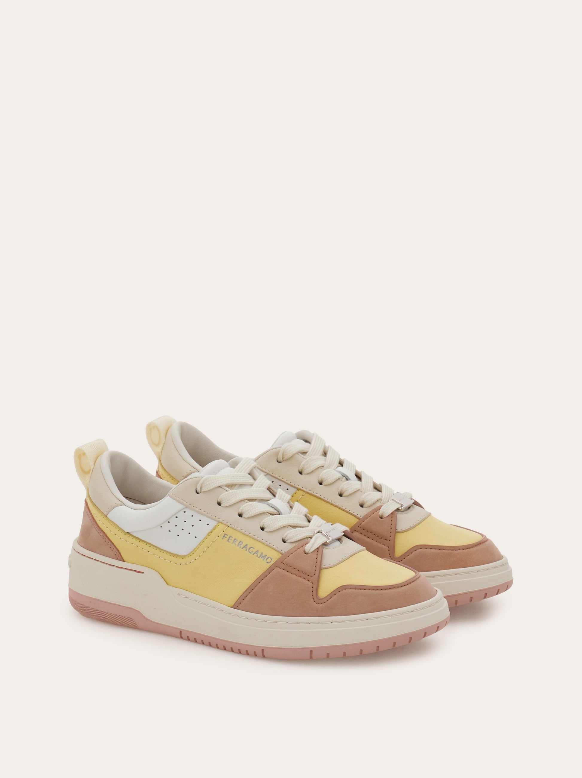Sneaker with embossed details - 5