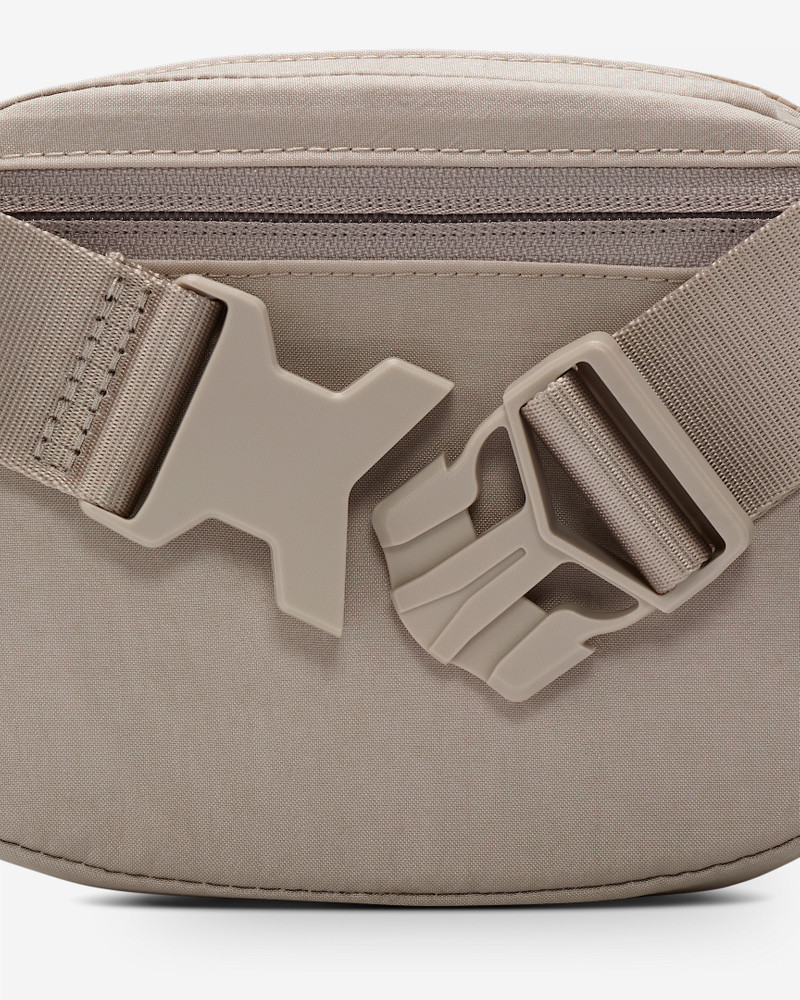 Nike Aura Crossbody Bag (2L) 7