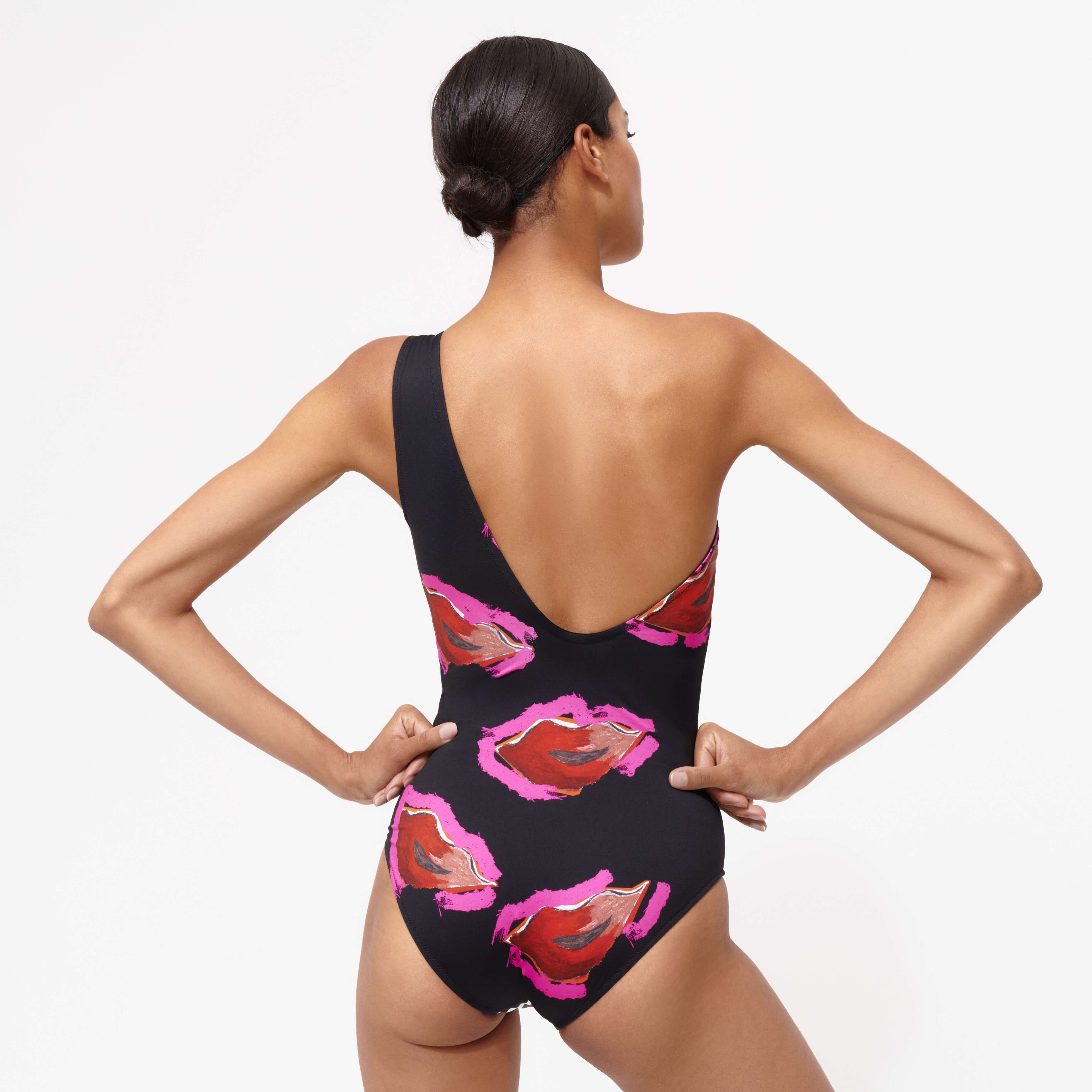 Women One-piece asymmetric Swimsuit Passion - Vilebrequin x Deux femmes noires - 6