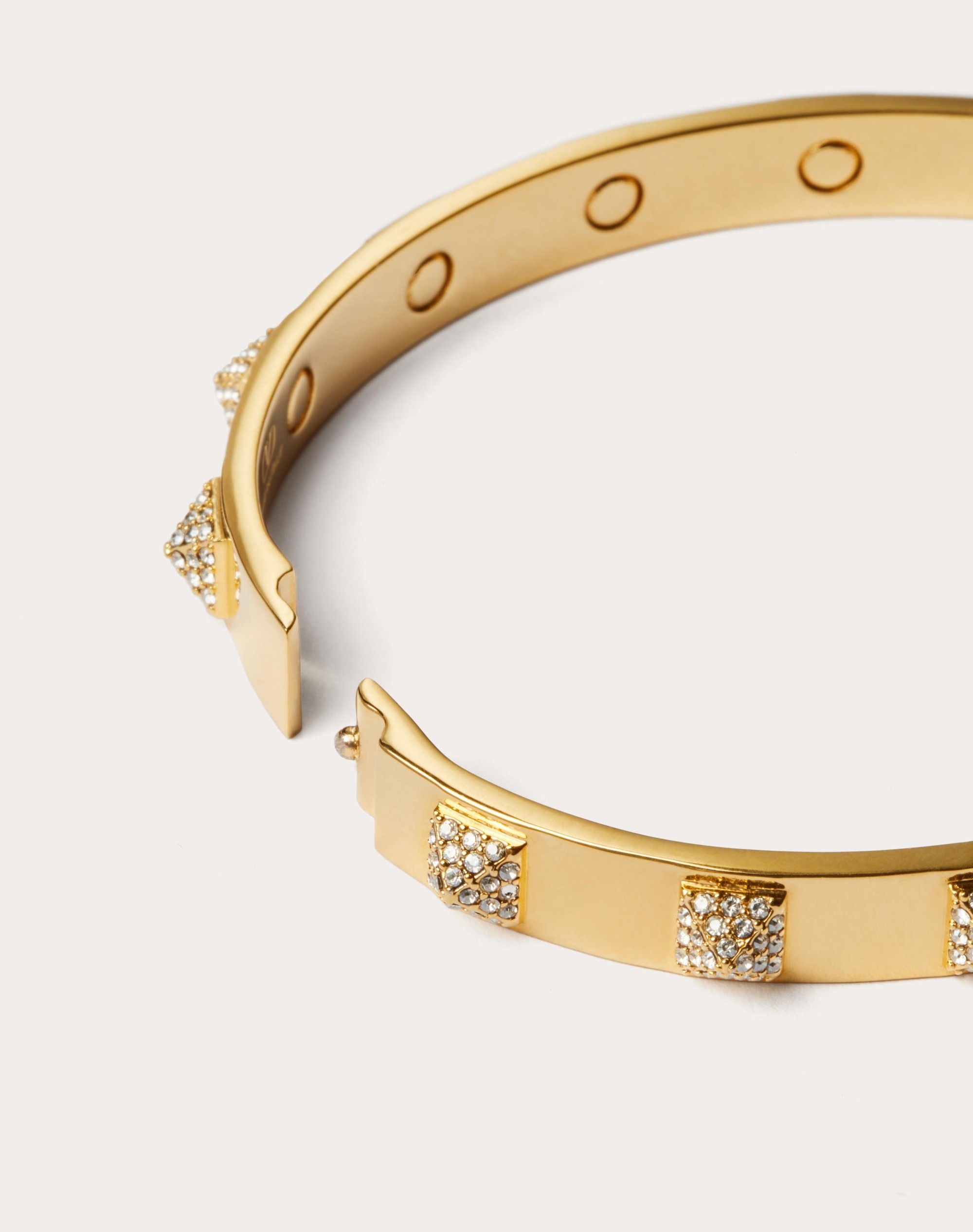 ROCKSTUD METAL BANGLE WITH SWAROVSKI ® CRYSTALS - 4