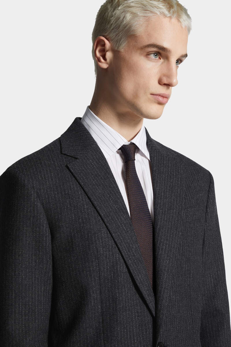 STRIPED NEW YORK SUIT - 4