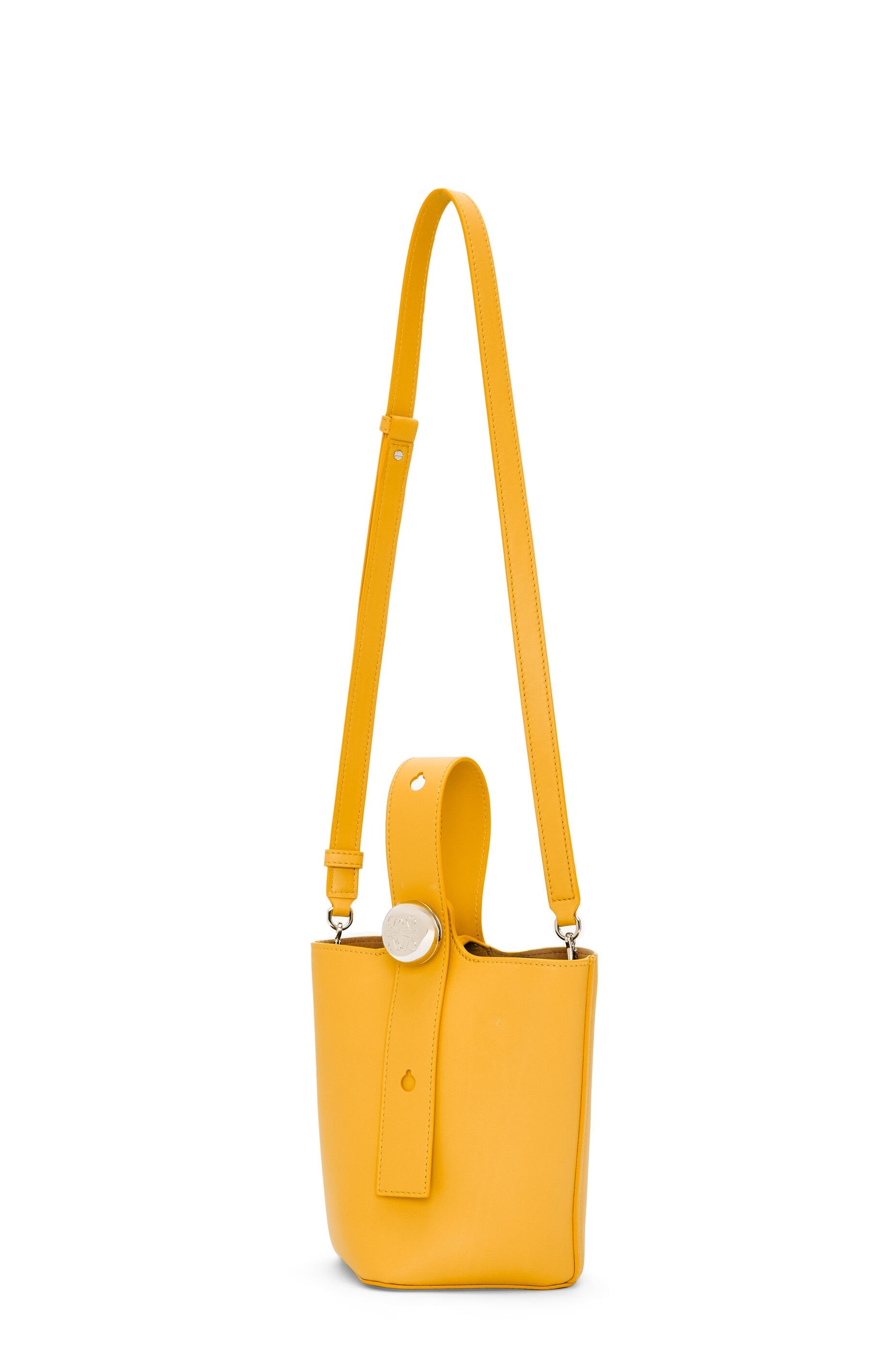 Mini Pebble Bucket bag in mellow calfskin - 4