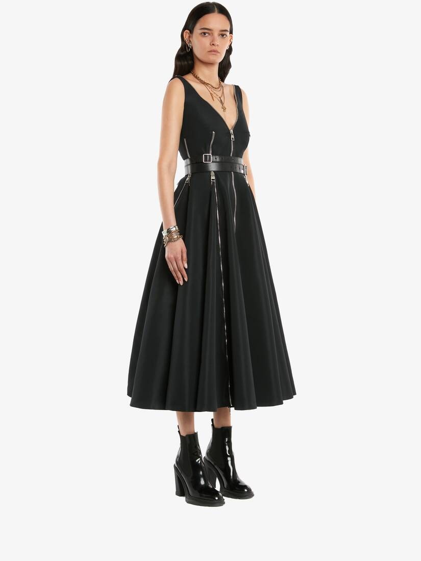 Pieced And Panelled Dress in Black - 3