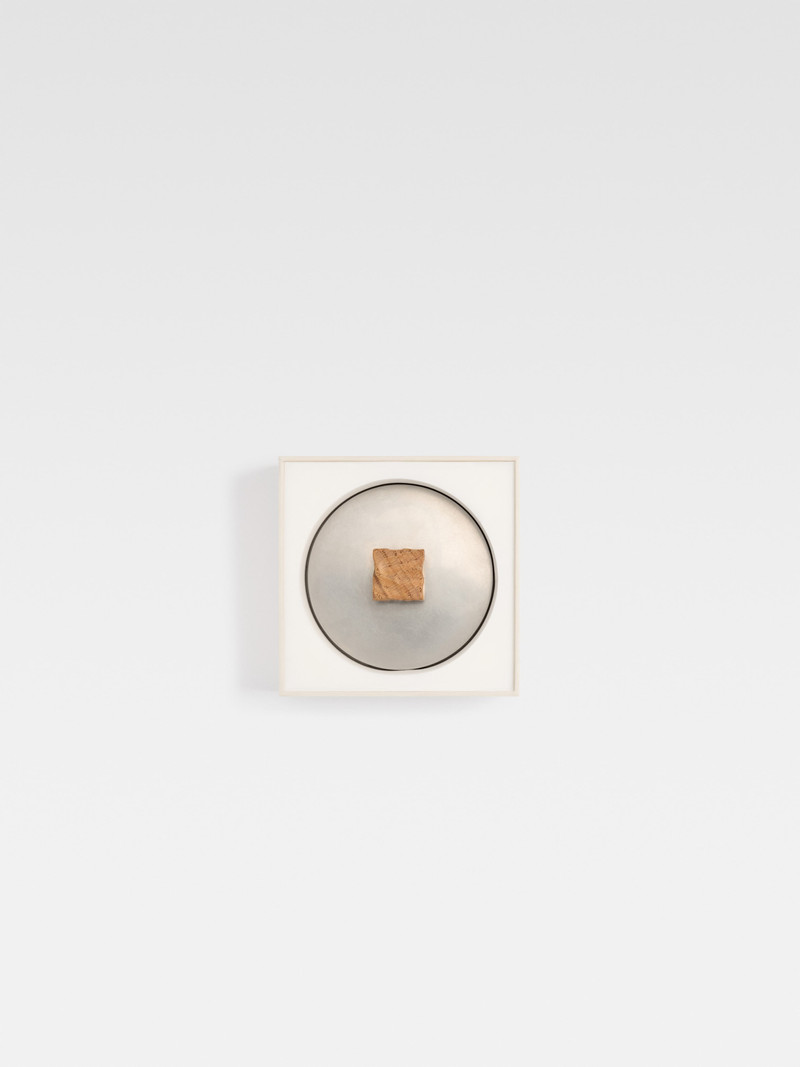 JACQUEMUS The candle lid outlook