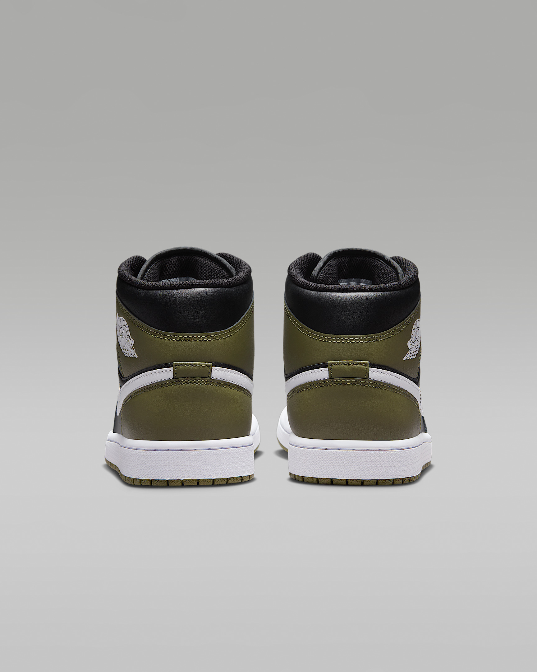 Air Jordan 1 Mid Men's Shoes - 6