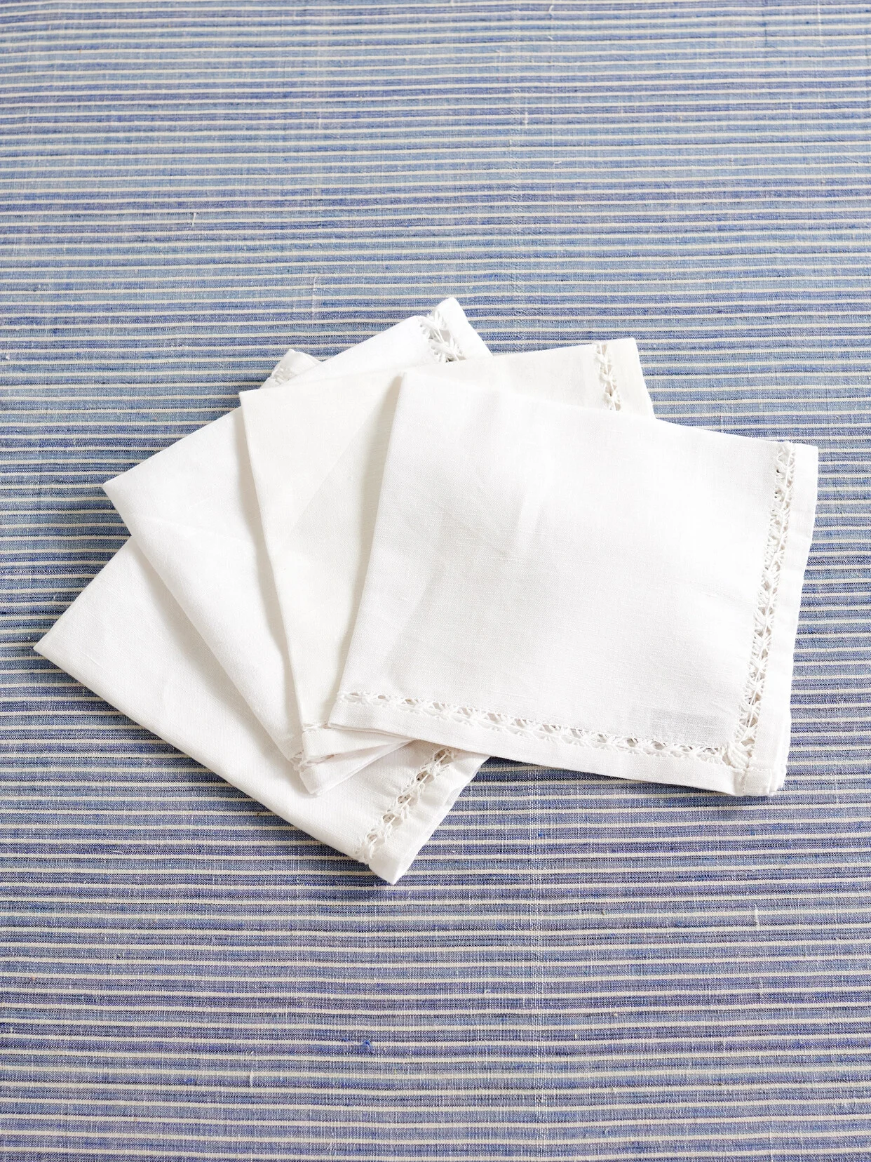 Set Of Four Lace-trimmed Cotton And Linen-blend Napkins - 1