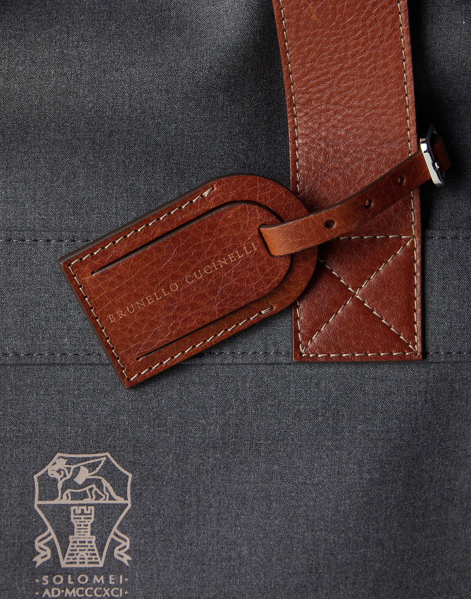 Water-resistant fabric and grained calfskin garment bag - 3