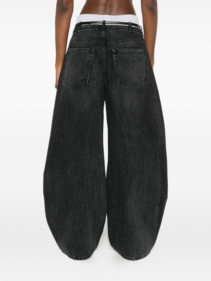 belt-loop belted jeans 4