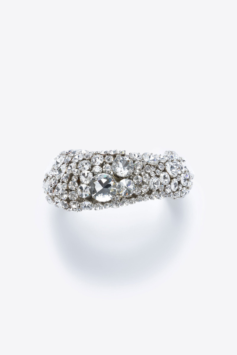 CRYSTAL BONE CHOKER 1